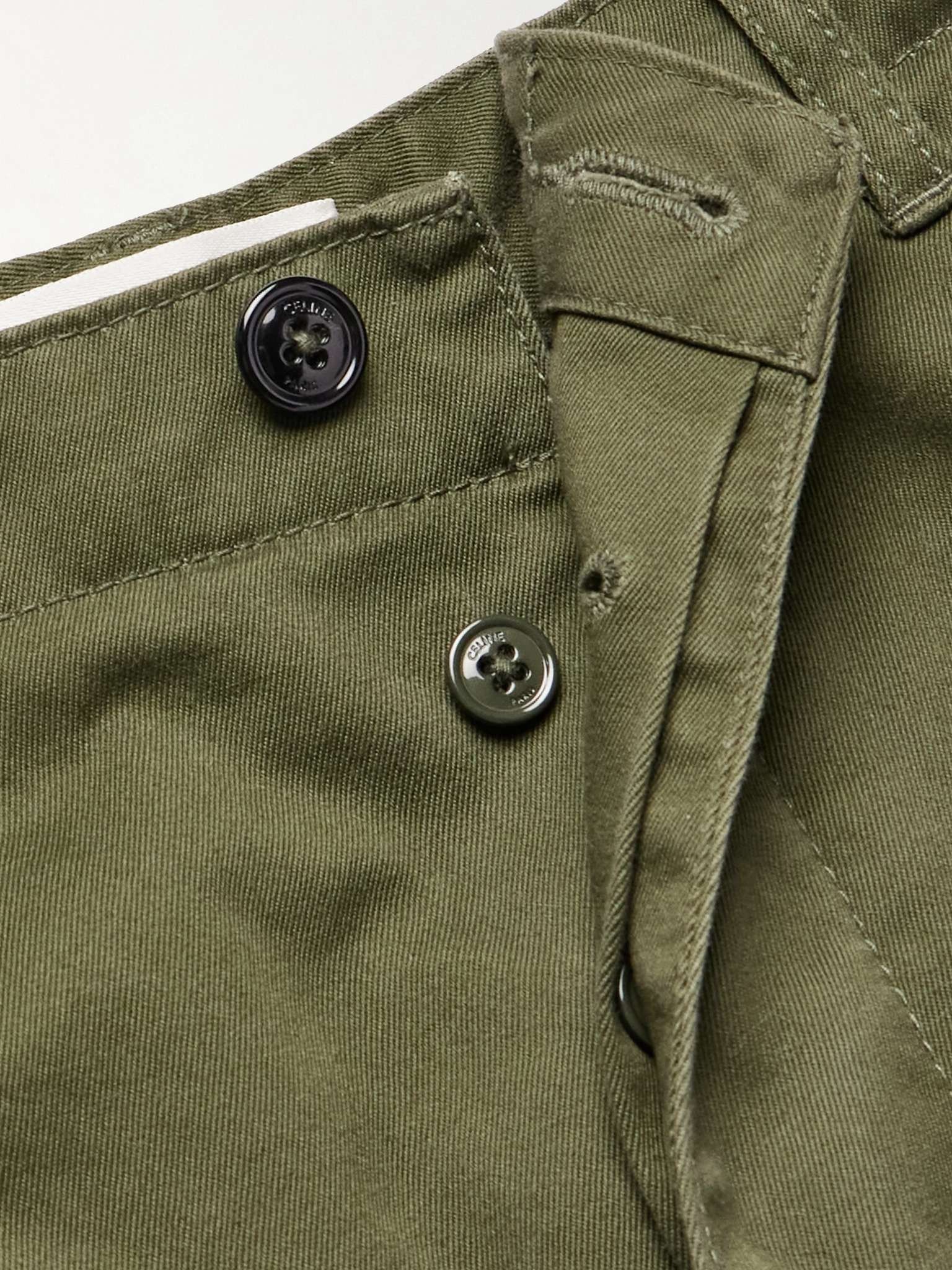 Celine o1w1db10525 2Z3834 Short in Military Green Size US 34 / EU 50 - 2 Thumbnail