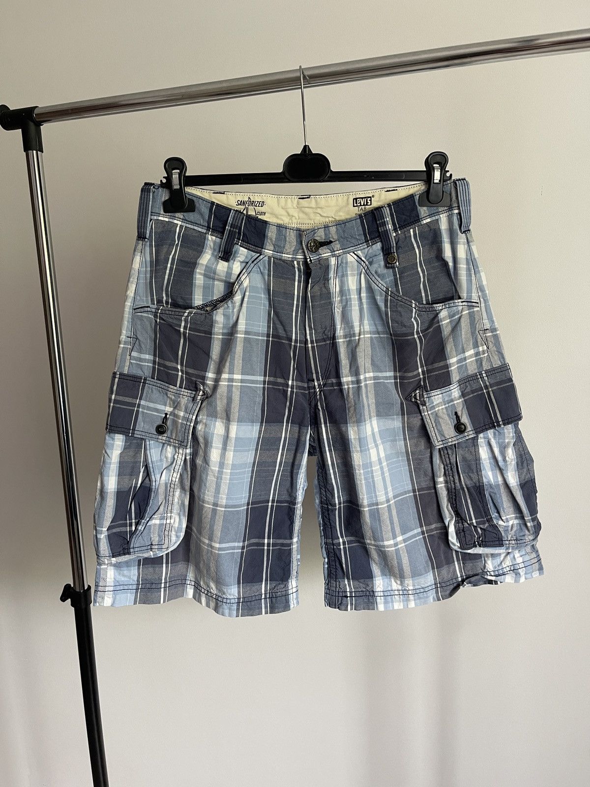 Levi's Levi’s Tab Twills Mens Plaid Cargo Shorts Blue Size 31 Size US 31 - 1 Thumbnail