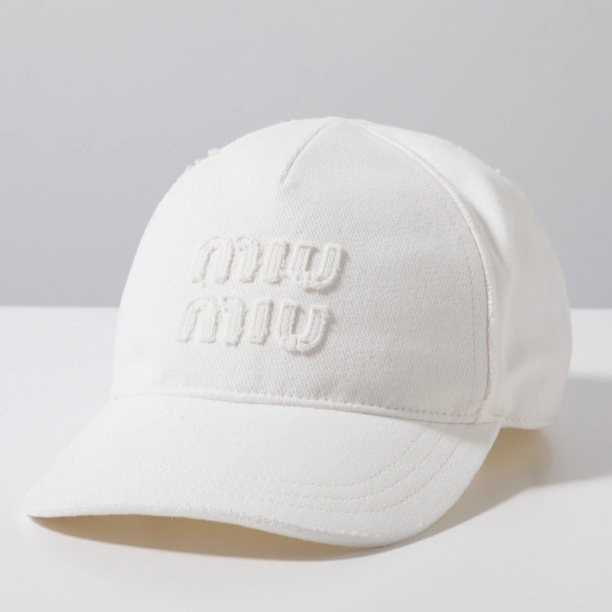 Miu Miu o1B3y1r0426 Size: L / Hat / Cap in White Size ONE SIZE - 1 Preview