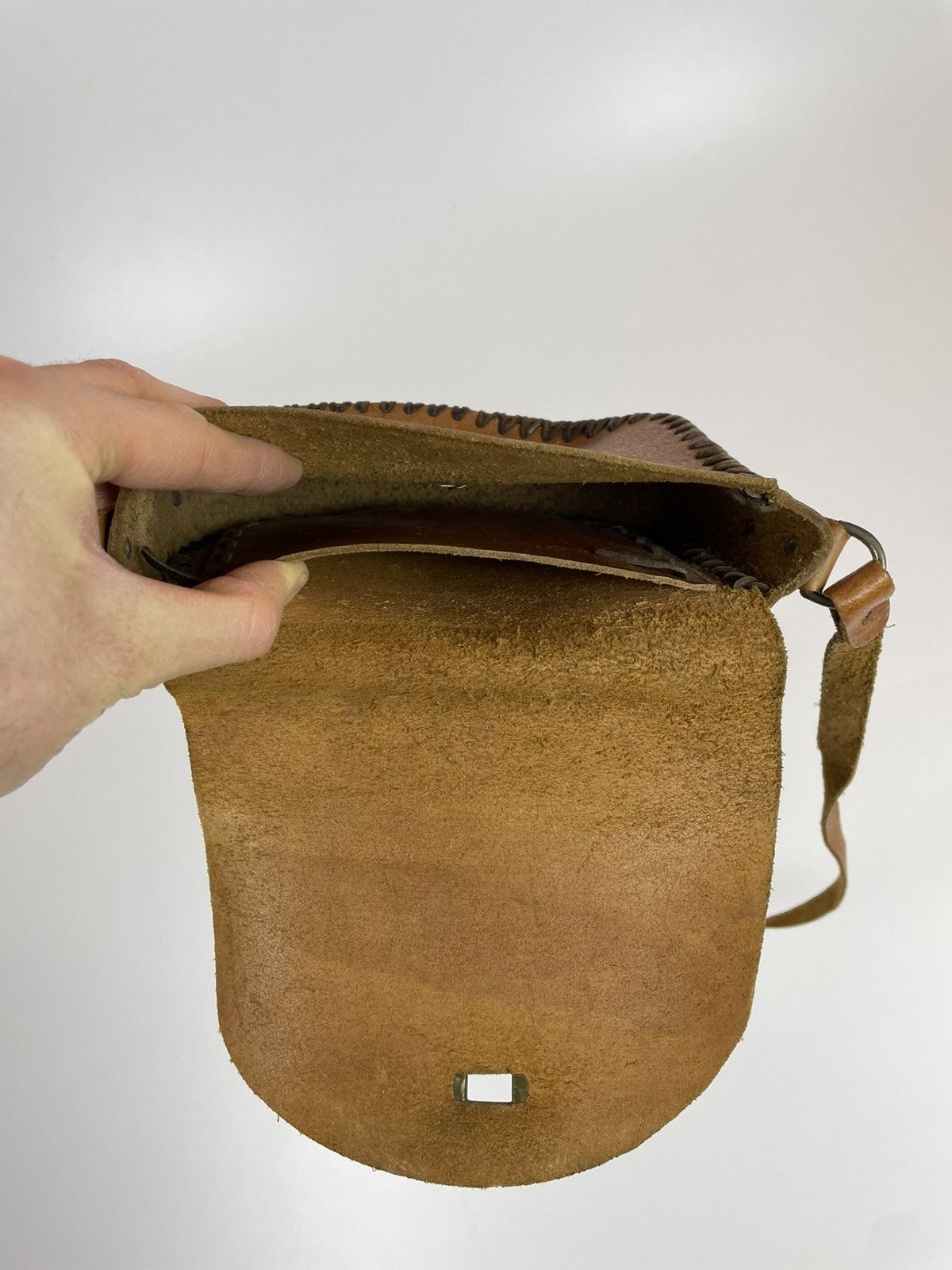 Handmade × Vintage Vintage Handmade leather crossbody bag Retro Womens Hippie Size ONE SIZE - 9 Thumbnail