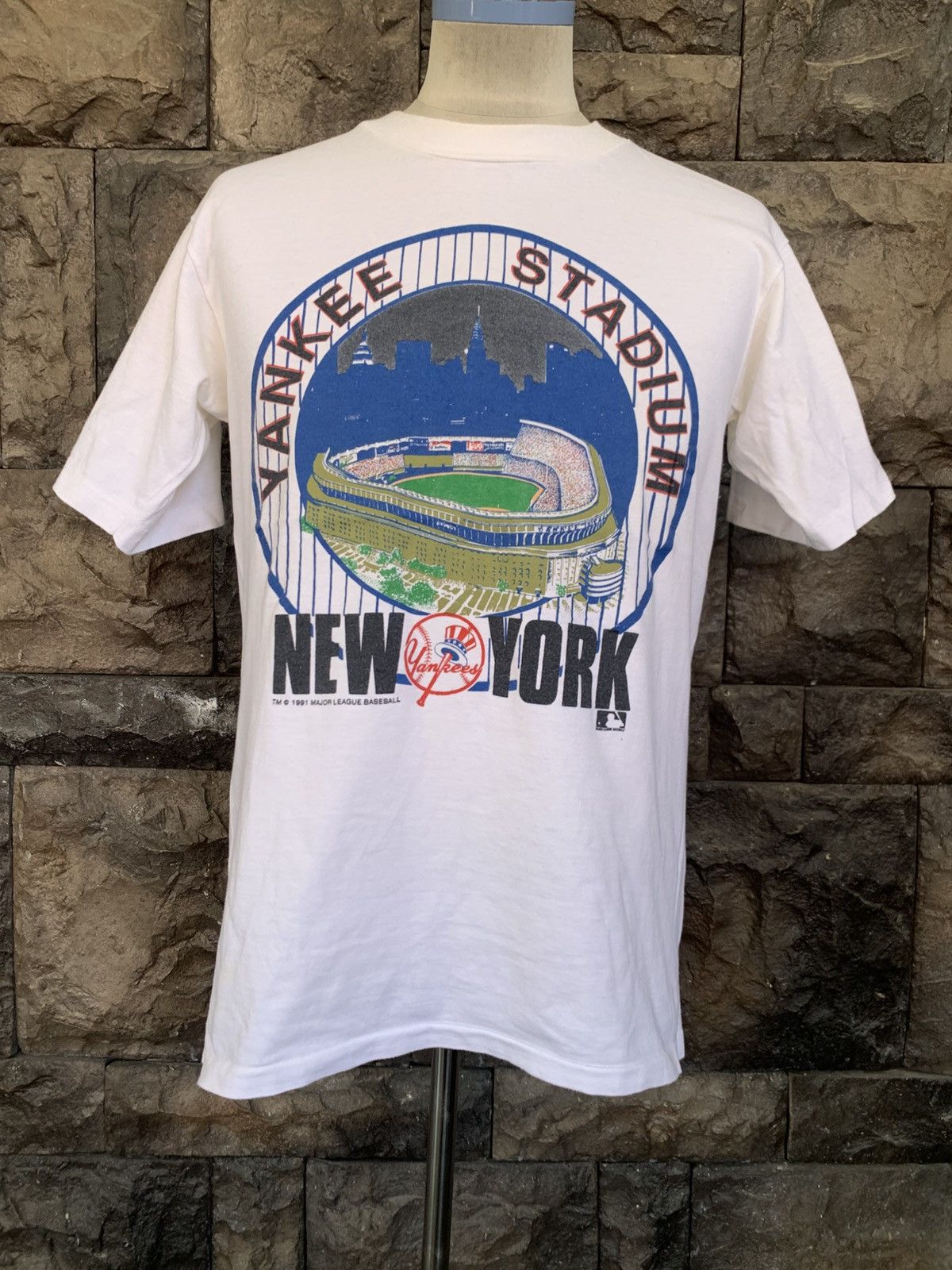 New York Yankees Vintage New York Yankees Stadium MLB Team T shirt Size US L / EU 52-54 / 3 - 1 Thumbnail