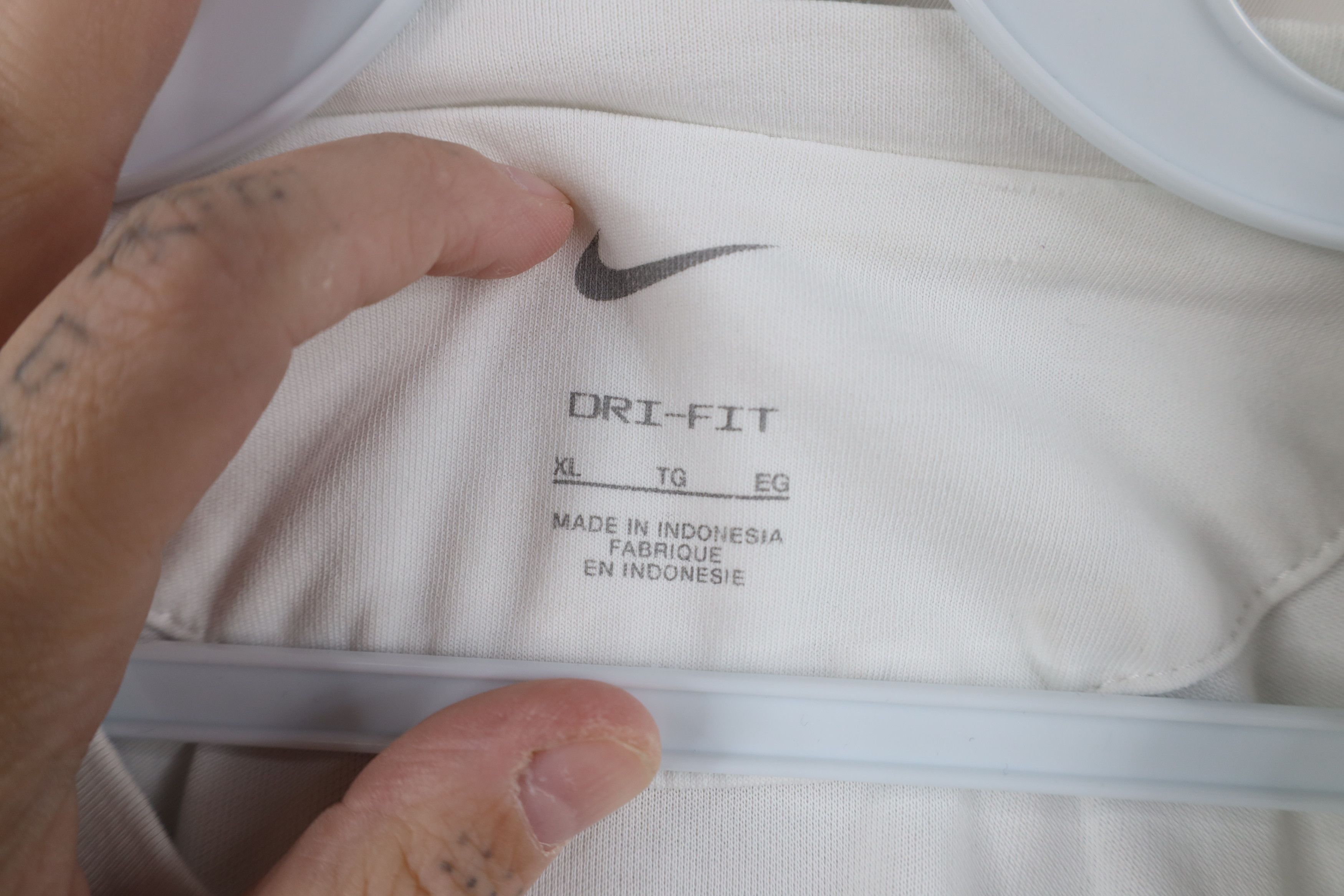 Nike Y2K Nike Dri-Fit Scott Mini Swoosh Monochrome T-Shirt White Size US XL / EU 56 / 4 - 9 Thumbnail