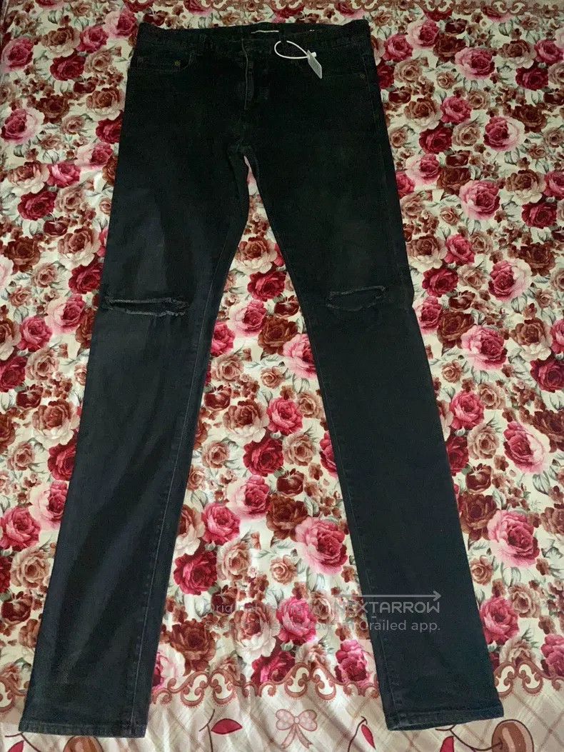 Saint Laurent Paris Saint Laurent Paris Wash cut hole denim pants size 31 i Size US 31 - 2 Thumbnail