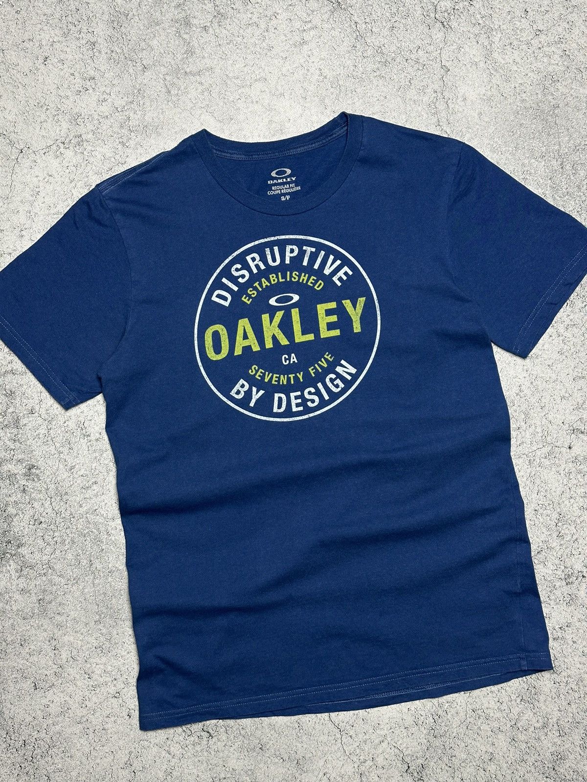 Vintage Oakley Center Logo T-Shirt Size US S / EU 44-46 / 1 - 2 Thumbnail