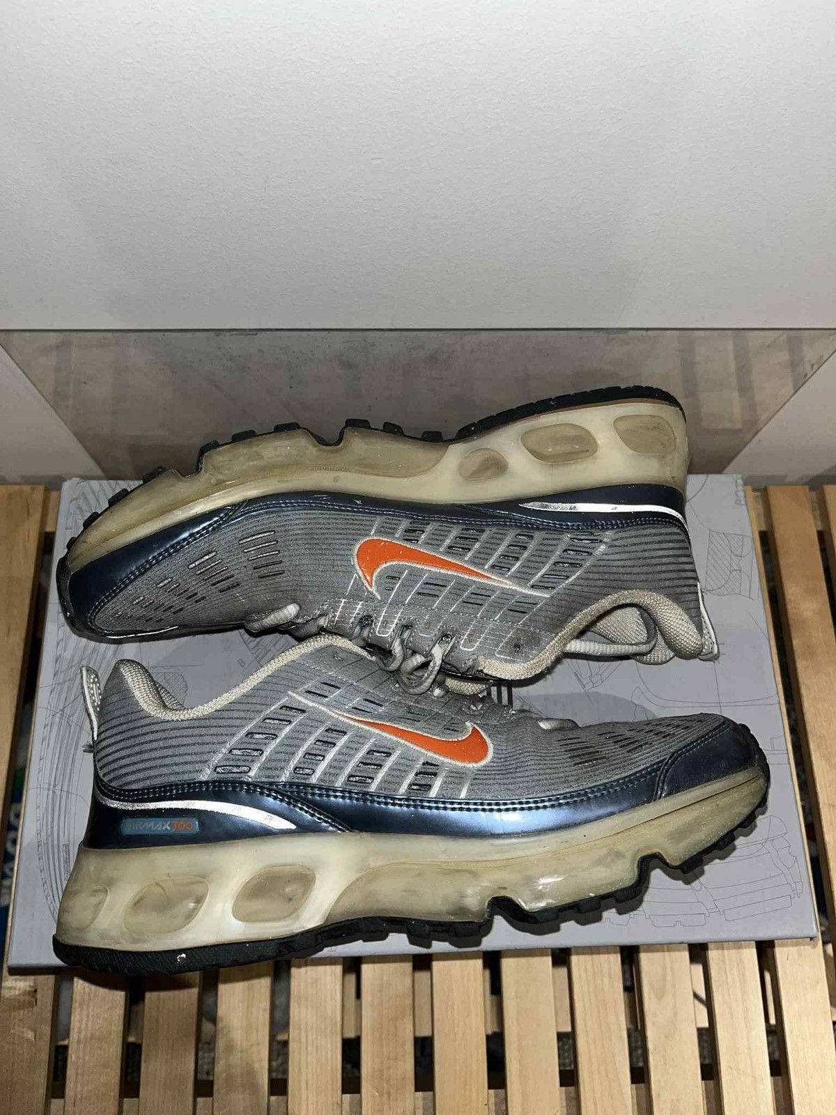 Nike AIRMAX 360s Size US 7.5 / EU 40-41 - 2 Thumbnail