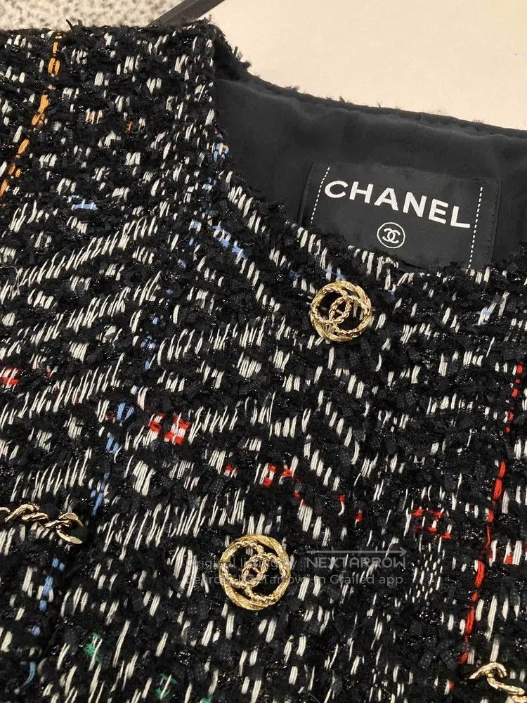 Chanel Chanel Black colour round-neck four-pocket jacket Size XS / US 0-2 / IT 36-38 - 7 Thumbnail
