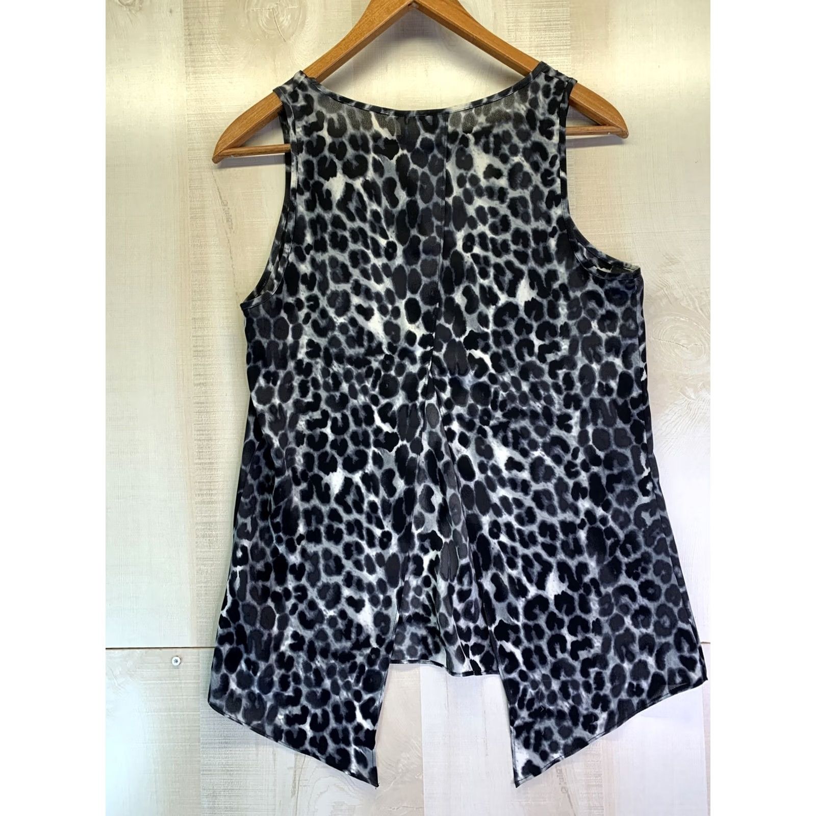 Express Express Women’s S Back Leopard Print Chiffon Slit Back Tank Top Blouse-4220 - Multicolor, Animal Print, Express, Shirt, Womens Size S / US 4 / IT 40 - 4 Thumbnail