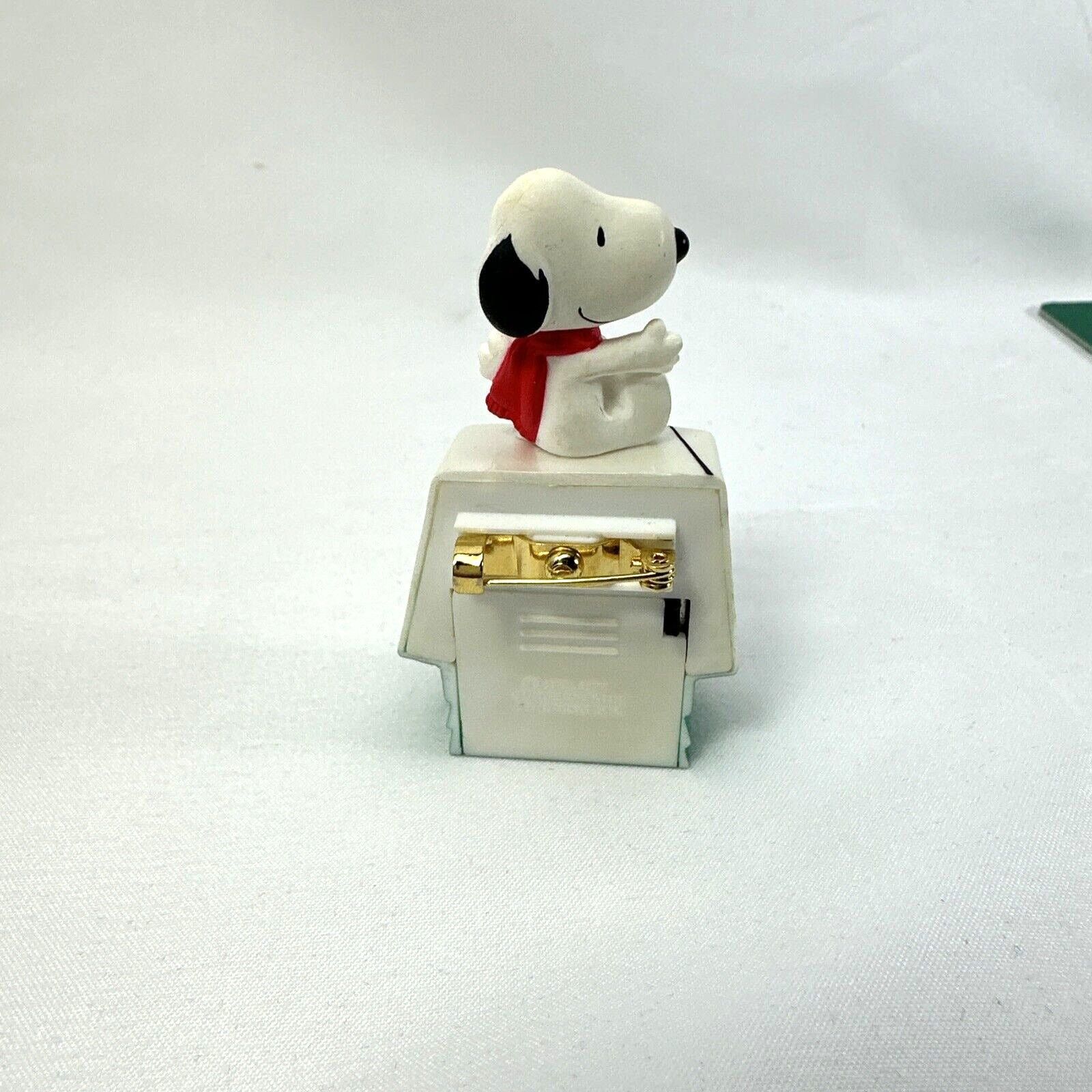 Peanuts 1966 Peanuts SNOOPY 1st Place Christmas House Brooch Pin Size ONE SIZE - 6 Thumbnail