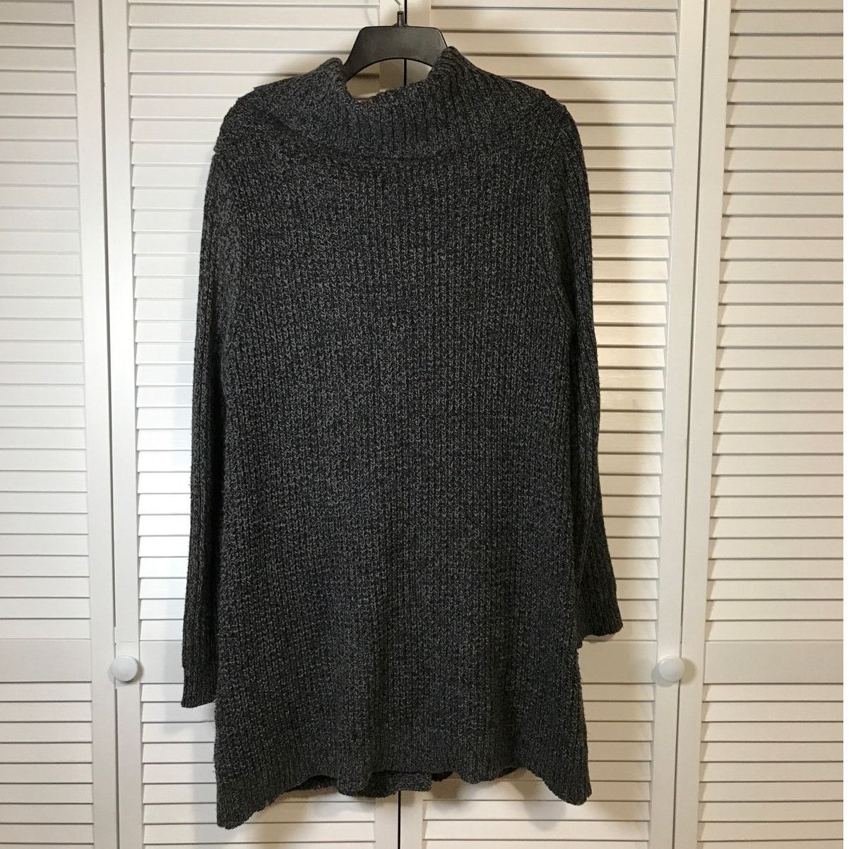 Old Navy Old Navy Gray Lamb’s Wool Collared Long Sleeve Cardigan L Size L / US 10 / IT 46 - 2 Thumbnail