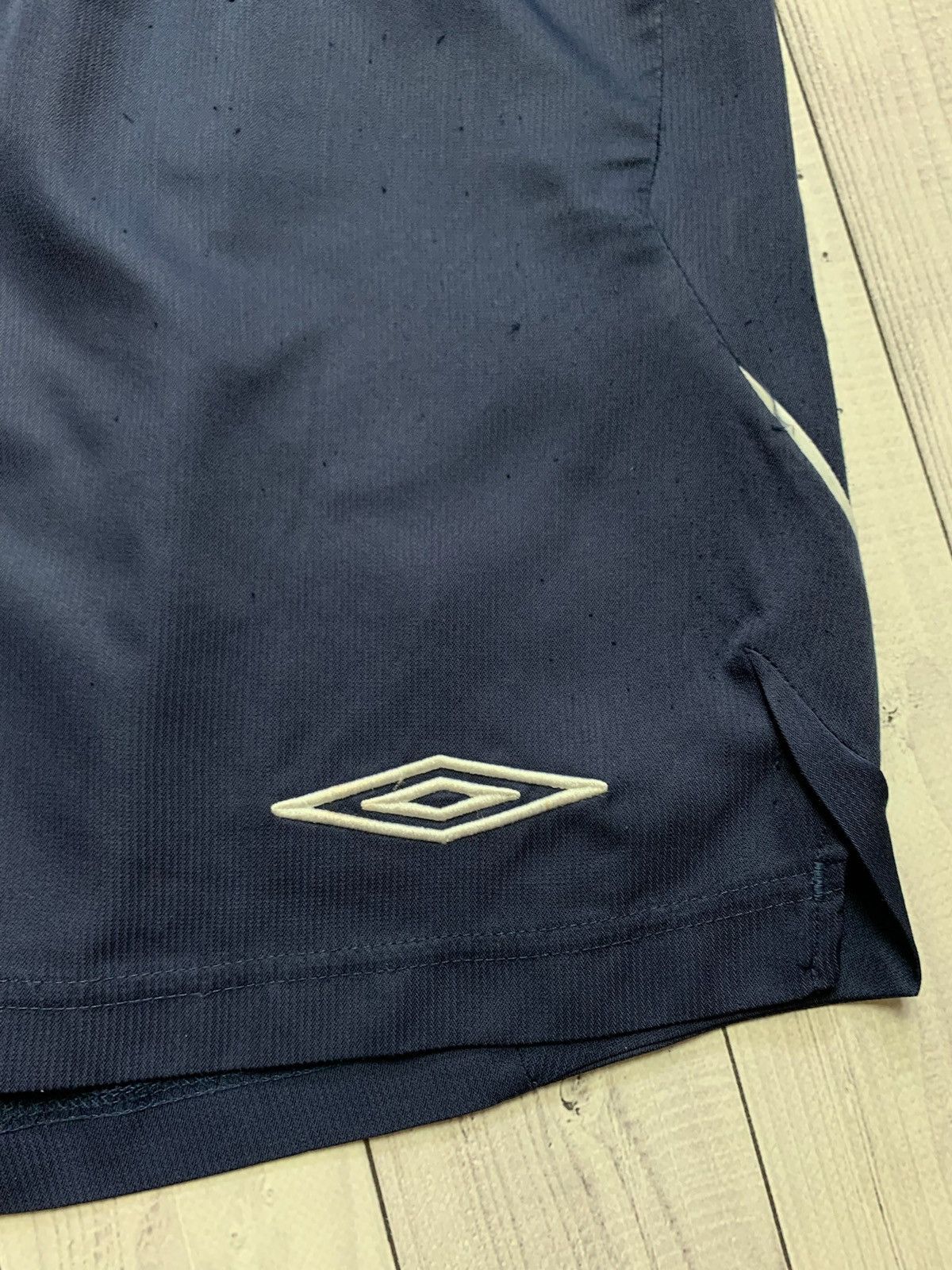 Umbro Umbro England vintage shorts Size M navy Size US 32 / EU 48 - 3 Thumbnail