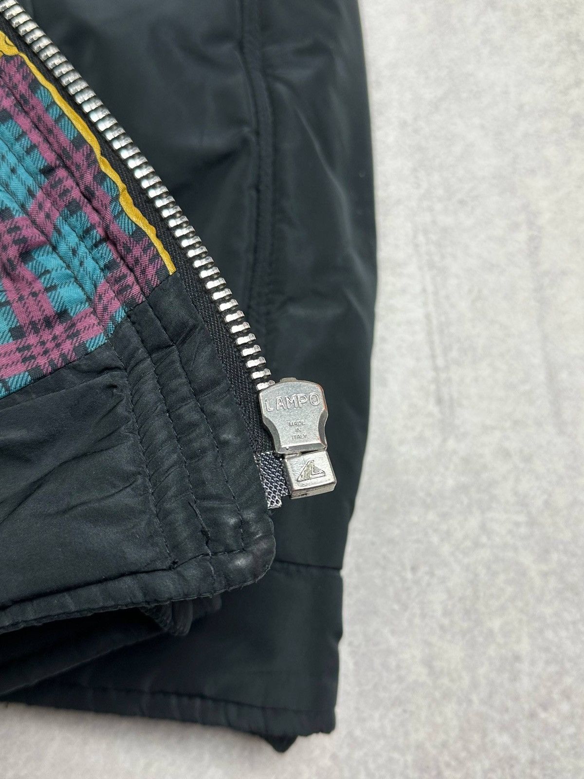 Versace Vintage 90s Versace Black Down Puffer Jacket XL Size US XL / EU 56 / 4 - 11 Thumbnail
