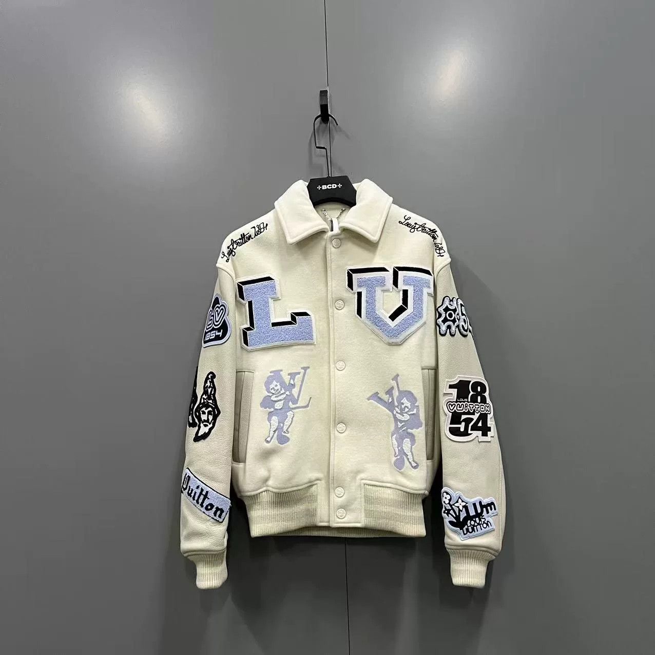 Louis Vuitton Louis Vuitton Bugs Bunny Varsity Jacket 44 Size US S / EU 44-46 / 1 - 1 Thumbnail
