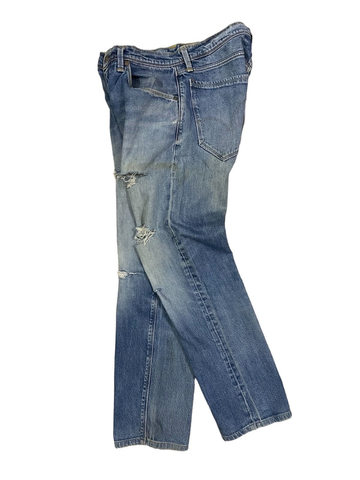 Levi's Vintage Levi’s Blue Wash Straight Loose Cut Distressed Jeans Size US 32 / EU 48 - 5 Thumbnail