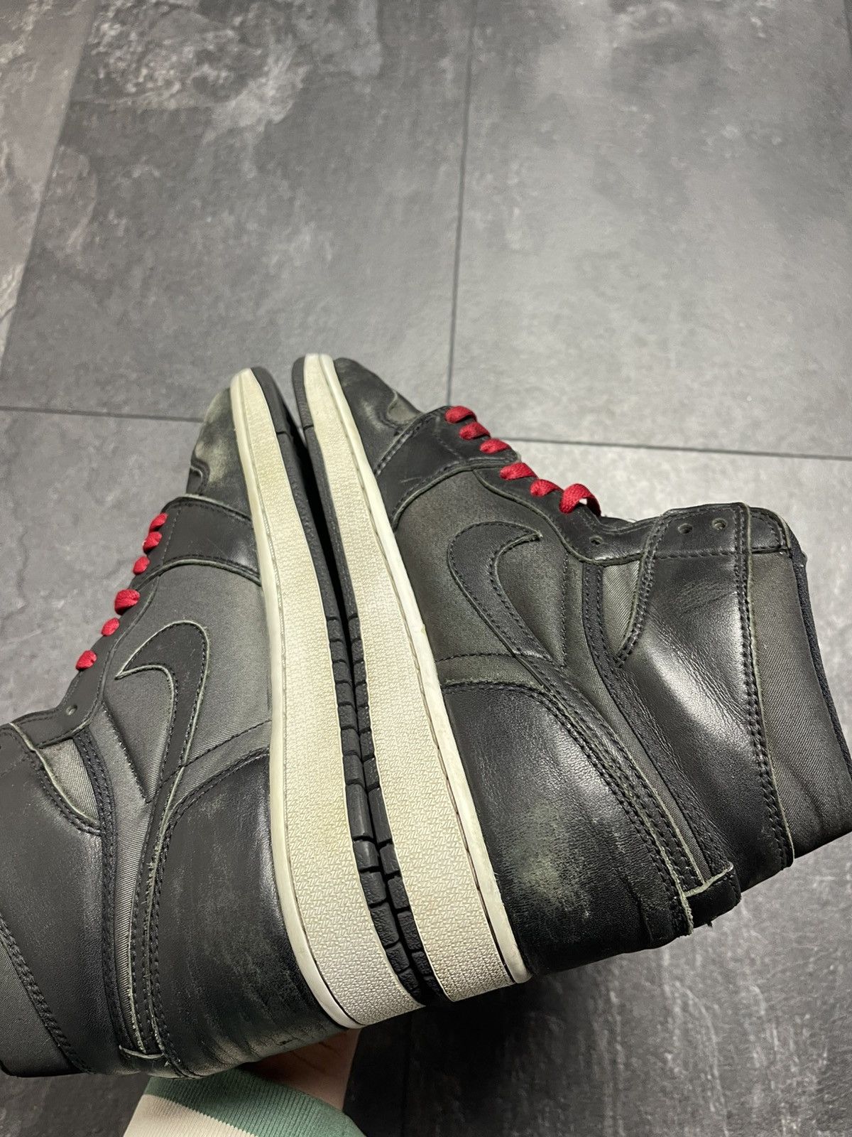 Jordan Brand Nike Air Jordan 1 Retro High OG Black Gym Red Size US 9 / EU 42 - 14 Thumbnail