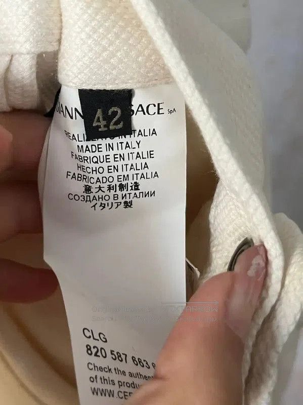 Versace Versace White Cotton Women's Shorts . Size 28" / US 6 / IT 42 - 4 Thumbnail