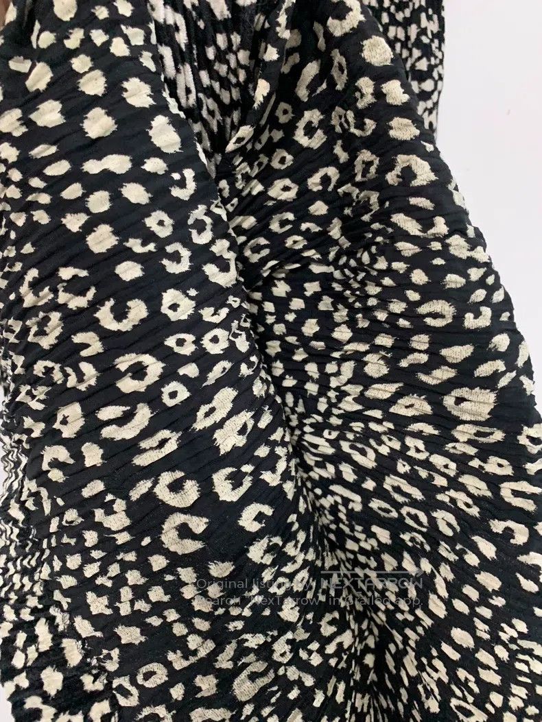 Issey Miyake Issey Miyake size:S Black Midi Skirt Size 22" - 7 Thumbnail