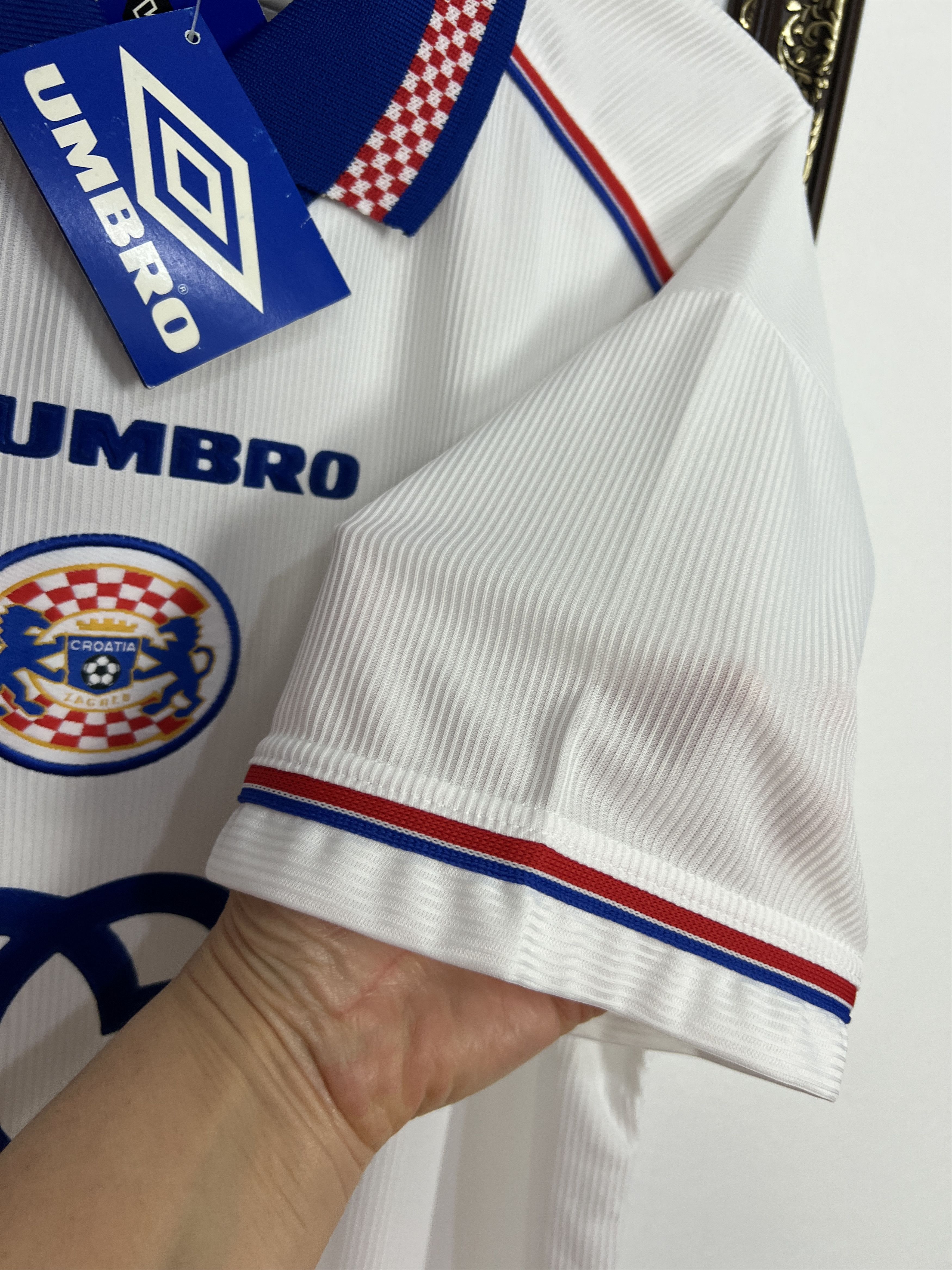 Umbro Dinamo Zagreb Away football shirt 1999 Soccer Jersey Trikot Size US XL / EU 56 / 4 - 5 Thumbnail