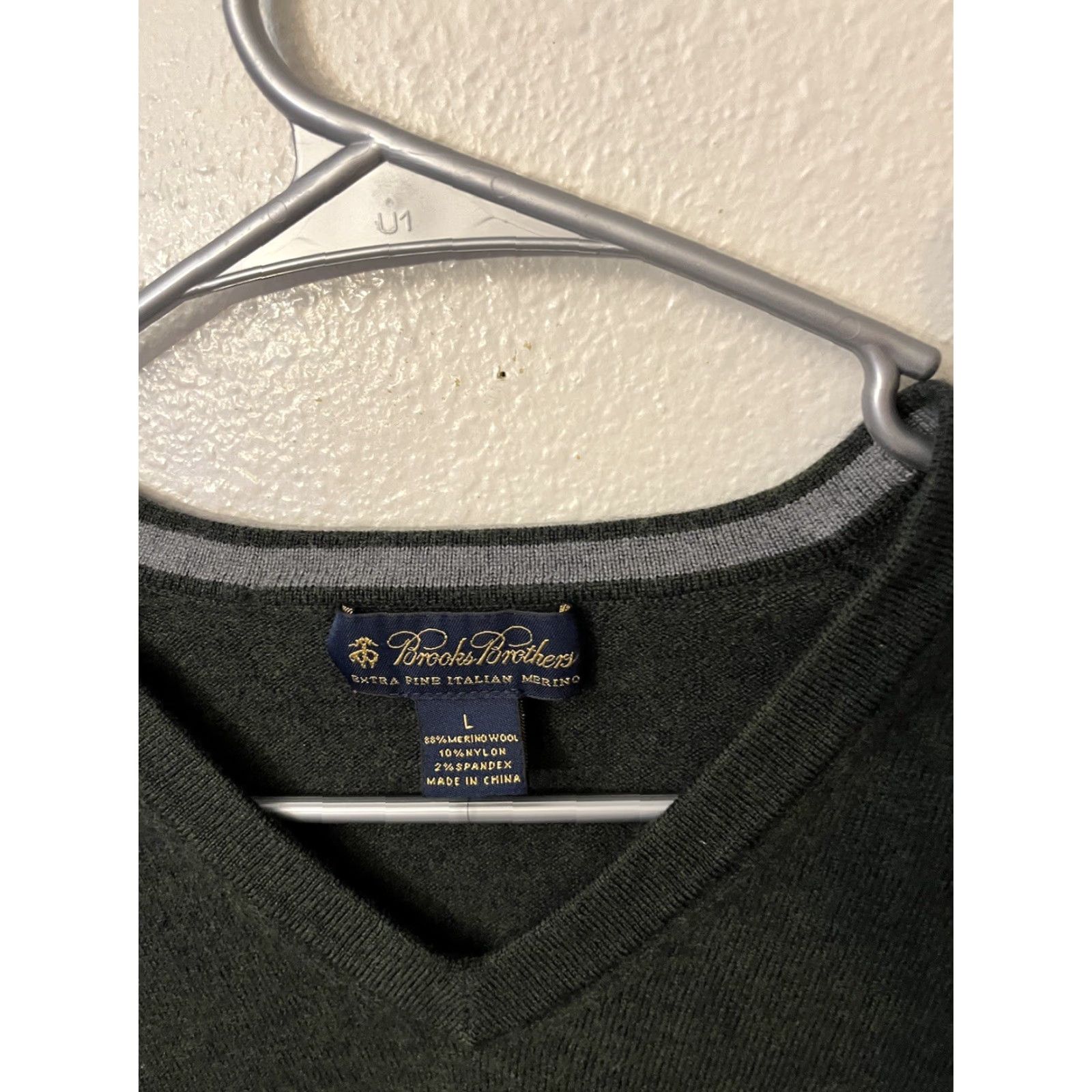 Brooks Brothers Brooks Brothers Sweater Merino Wool Blend V-Neck Mens Large Green Shirt/ Sweater Size US L / EU 52-54 / 3 - 3 Thumbnail