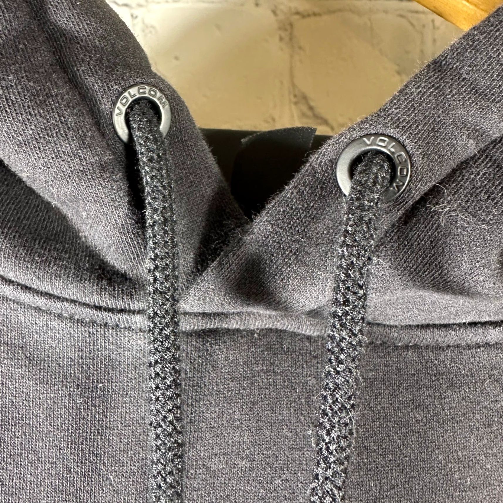 Volcom VINTAGE Volcom Entertainment Pepper Hoodie Mens Black Graphic Pullover Sweatshirt XXL Size US XXL / EU 58 / 5 - 5 Thumbnail