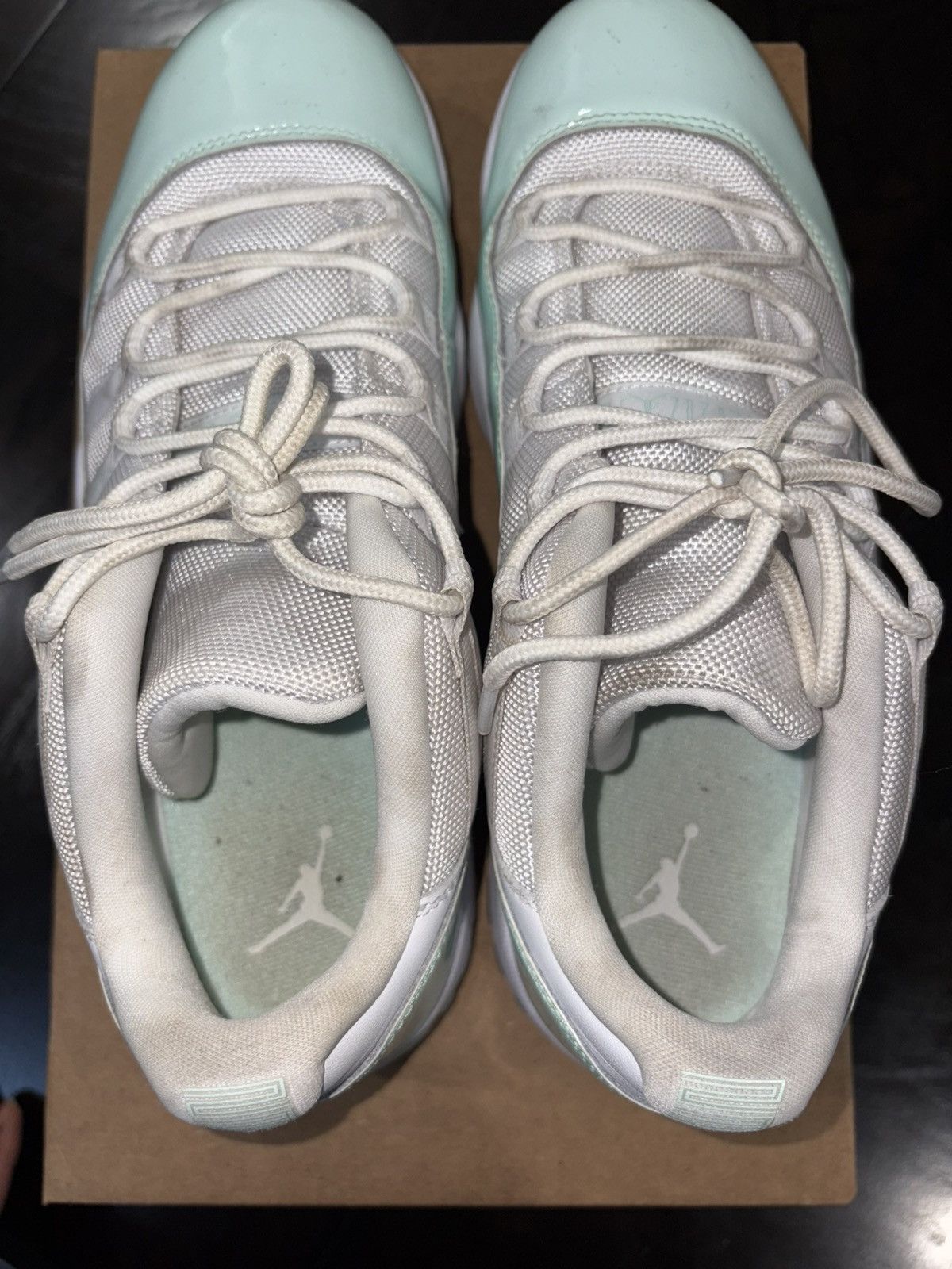 Jordan Brand Air Jordan 11 Igloo (Women’s 10.5/Men’s 9) Size US 10.5 / IT 40.5 - 3 Thumbnail