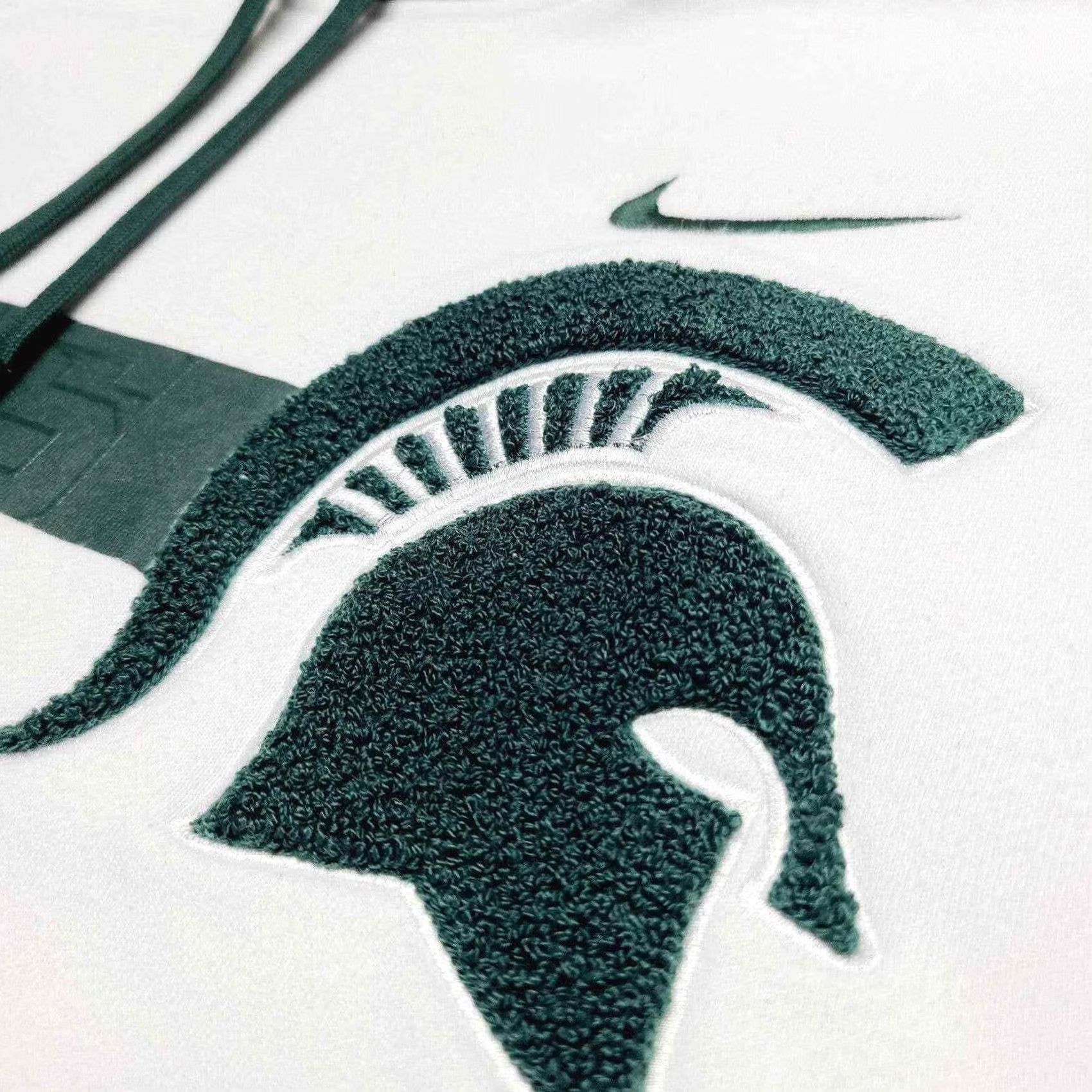 Nike VINTAGE Nike Team Michigan State University Men’s 2XL Drawstring Hoodie Spartan Logo Hoodie Men 2XL White Logo University MSU Spartans Mens Size US XXL / EU 58 / 5 - 3 Thumbnail