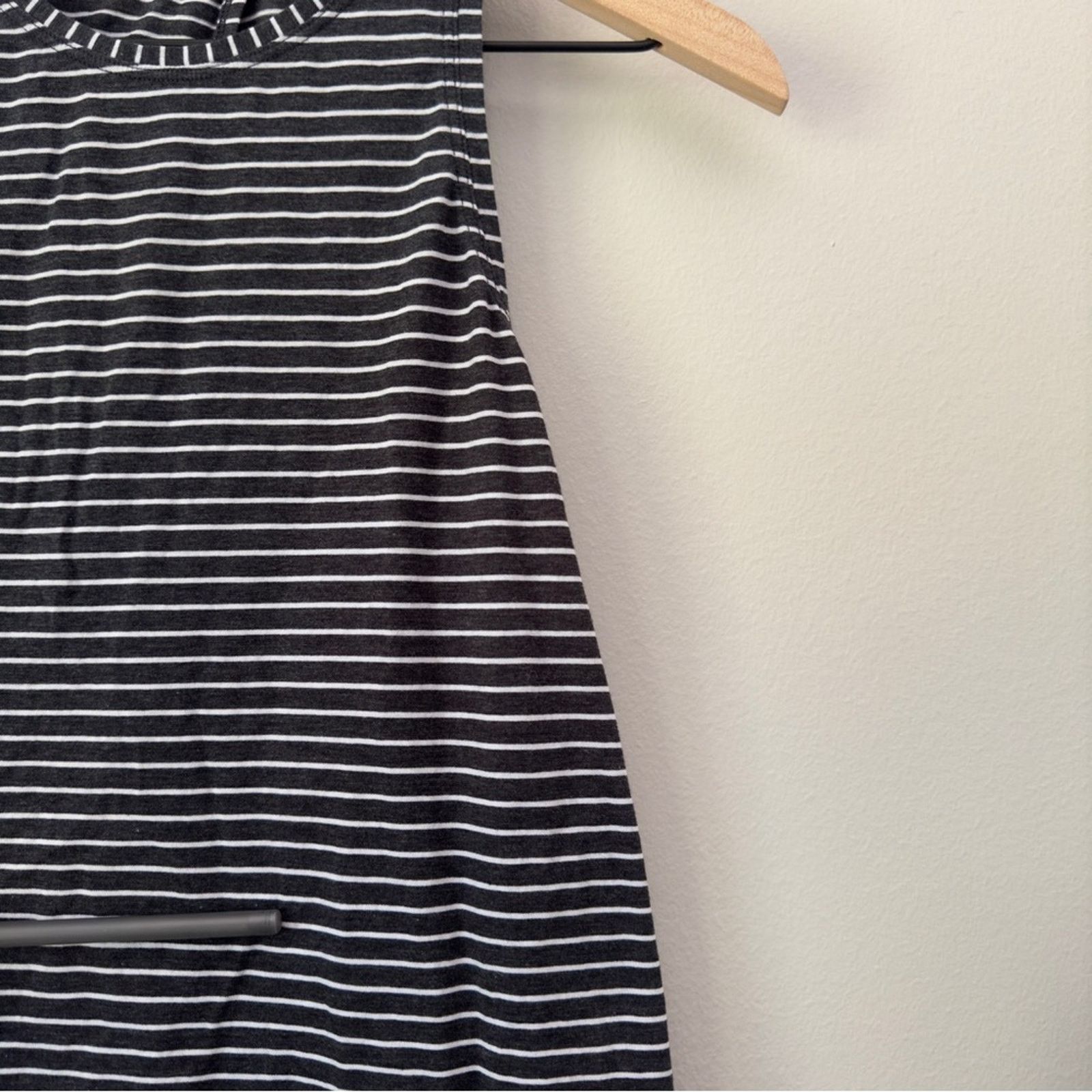 Lululemon Lululemon All Tied Up Tank Modern Stripe Heathered Black EUC Size S / US 4 / IT 40 - 11 Thumbnail