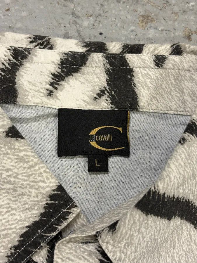 Roberto Cavalli 2000s Cavalli Blue & White Safari Zebra Short Sleeves Shirt Size US S / EU 44-46 / 1 - 7 Thumbnail
