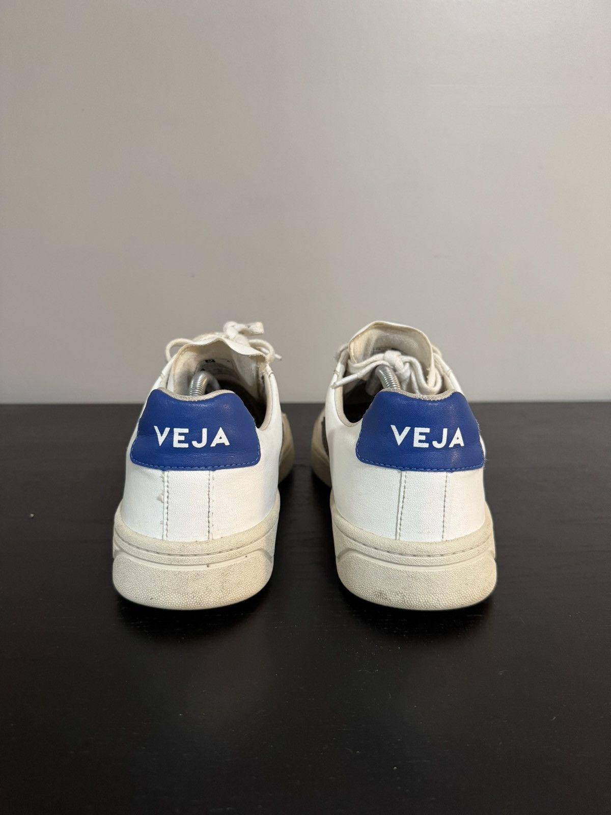 Veja Veja low top leather sneakers Size US 11 / EU 44 - 4 Thumbnail