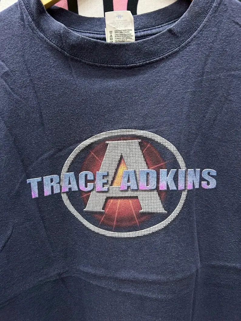 Vintage Vintage 2000s Trace Adkins Music tshirt size M Size US M / EU 48-50 / 2 - 4 Thumbnail