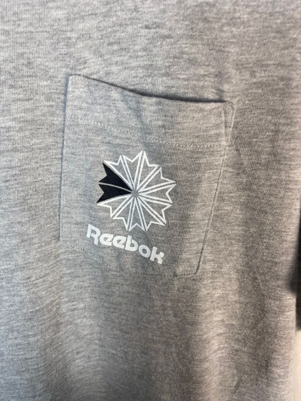 Reebok Vintage Reebok classic printed tshirt Size US L / EU 52-54 / 3 - 4 Thumbnail
