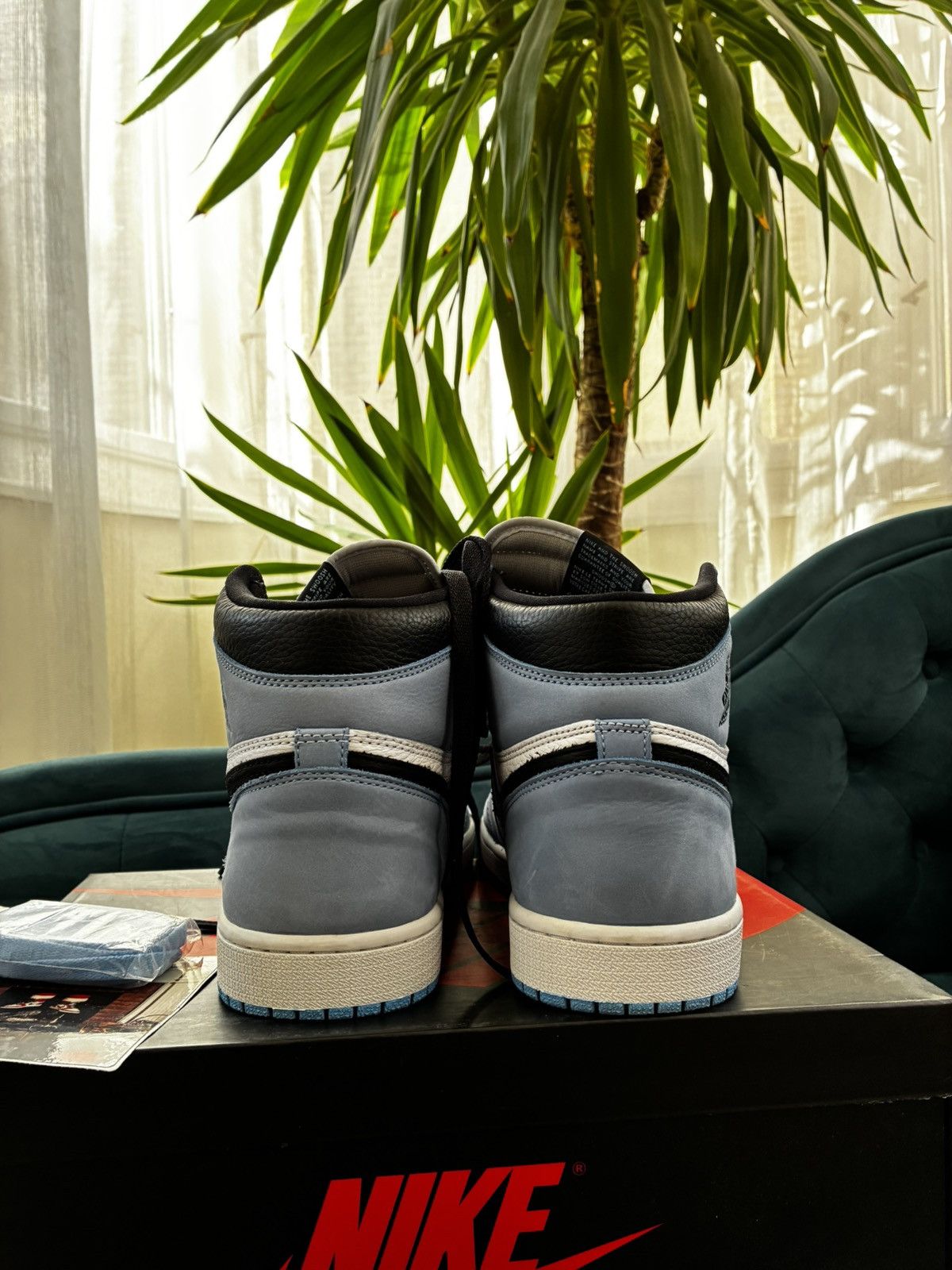 Jordan Brand Jordan 1 High UNC Size US 11 / EU 44 - 2 Thumbnail