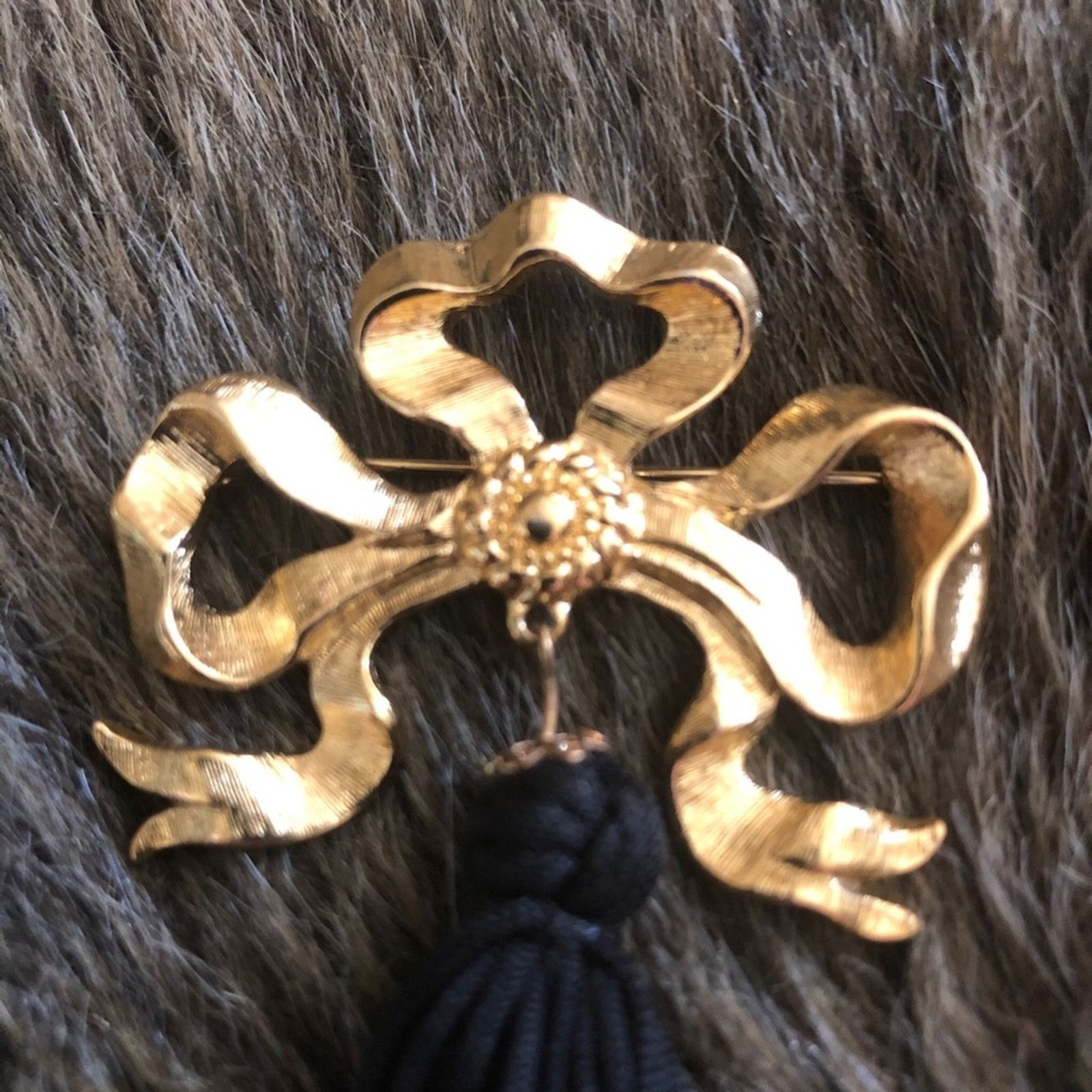 Vintage Vintage 80s gold tone bow tassel brooch pin Size ONE SIZE - 2 Thumbnail
