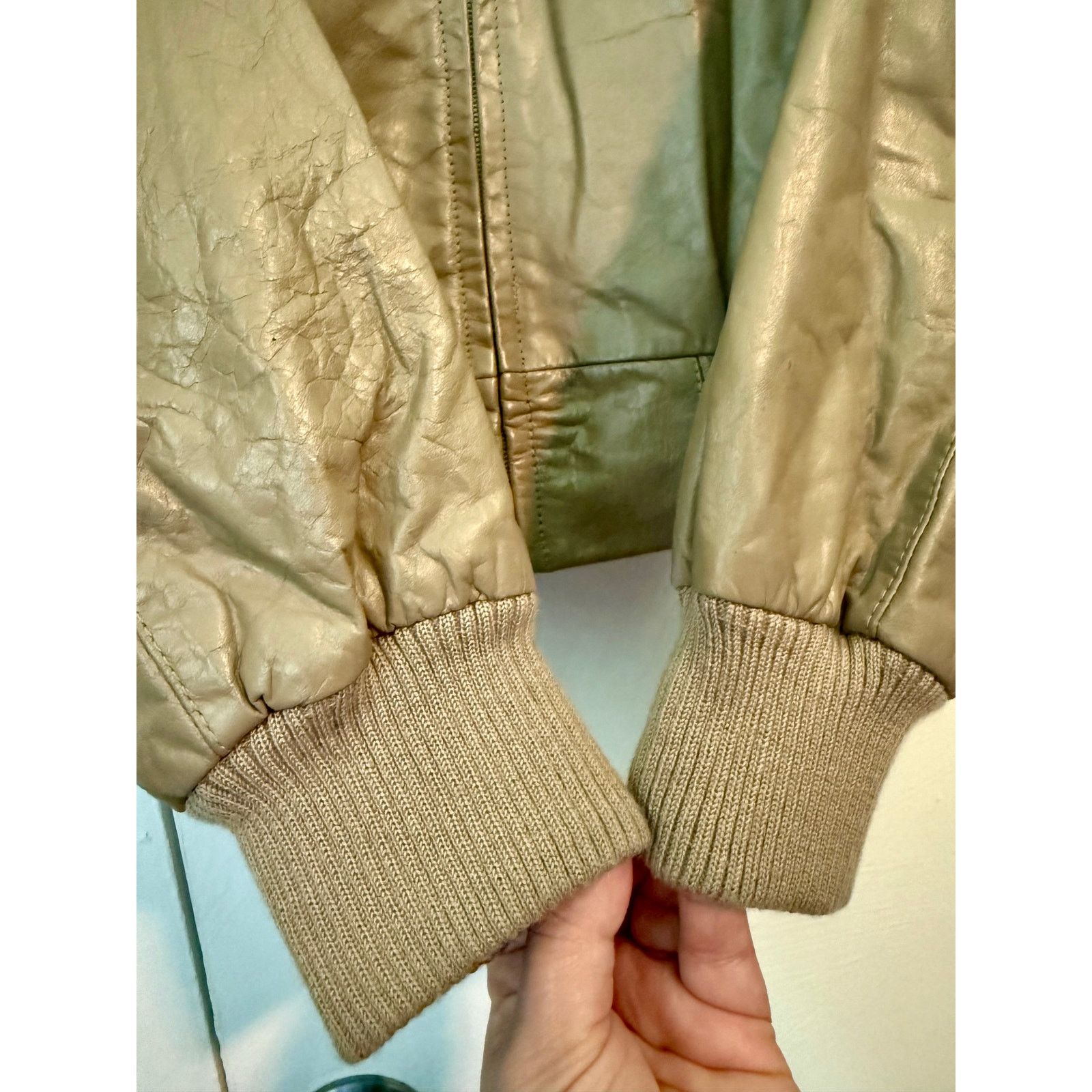 Wilsons Leather Vintage 80’s Wilson's Tan leather bomber jacket medium Fall Size M / US 6-8 / IT 42-44 - 4 Thumbnail