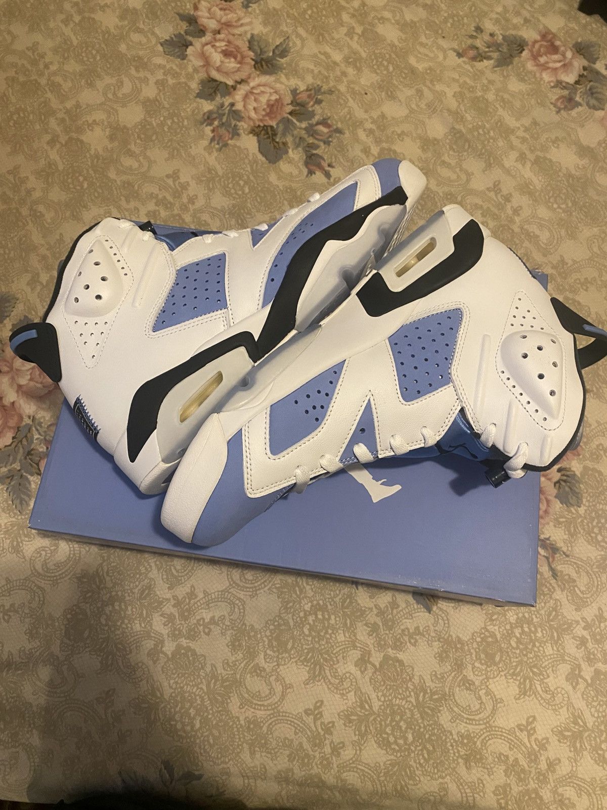 Jordan Brand Air Jordan 6 Retro UNC Size US 10.5 / EU 43-44 - 3 Thumbnail