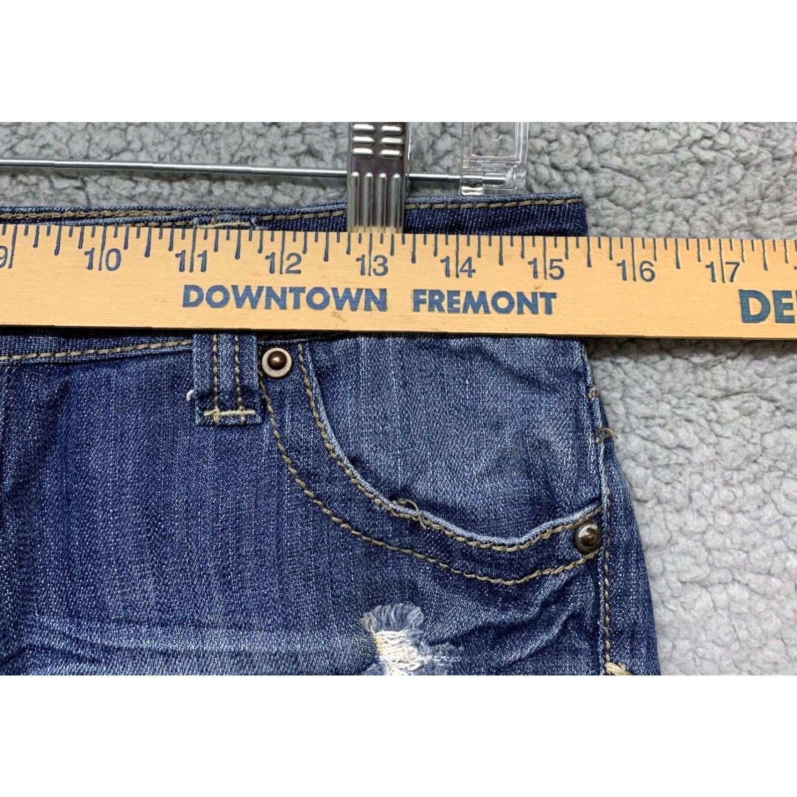 Denime 1st Kiss Blue Denim Shorts Junior Misses Stretch 31" Waist 7" Low Rise Regular Womens Jeans Shorts Summer Boy/Girls? Size 26" / US 2 / IT 38 - 3 Thumbnail