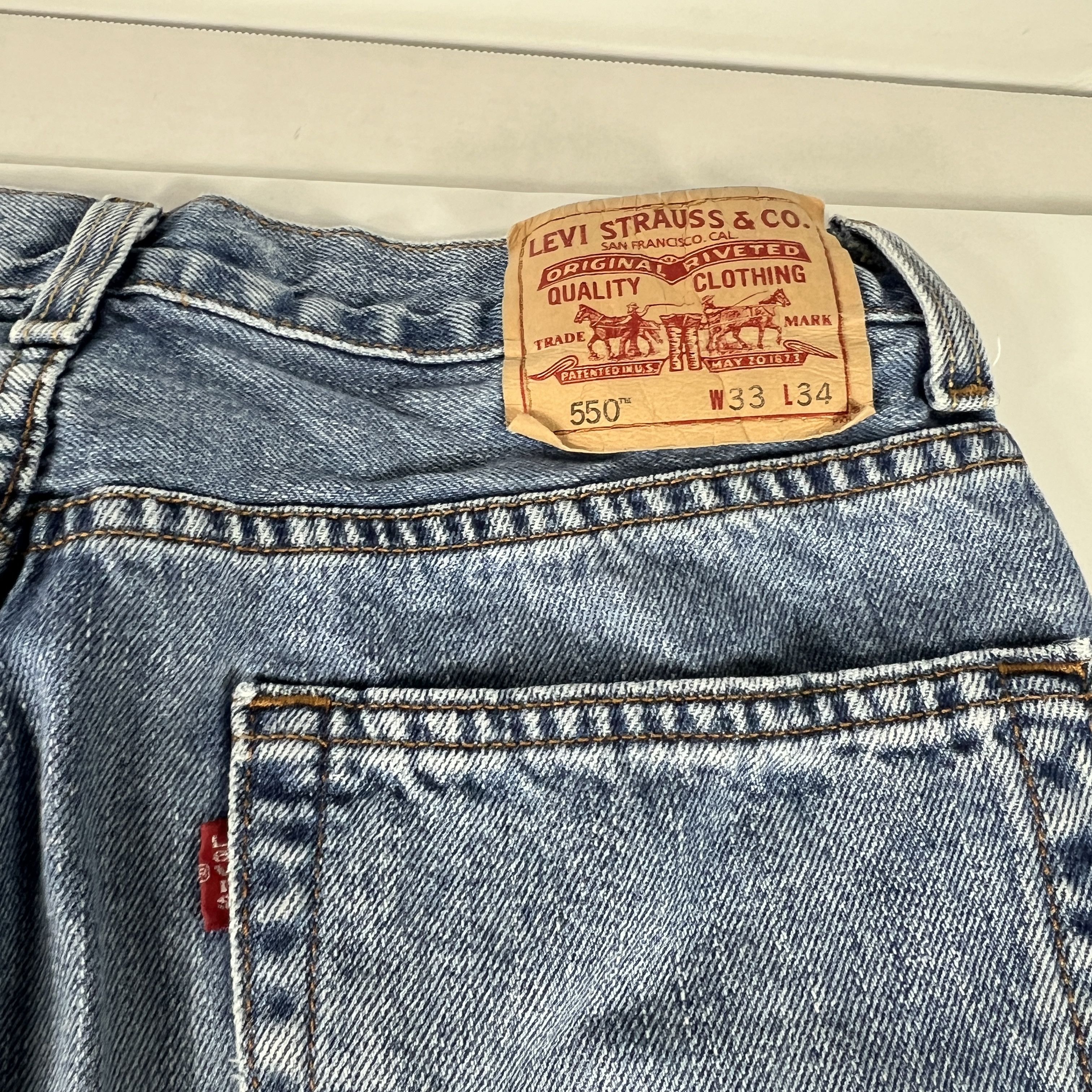 Levi's Y2K Levi's Jeans 550 Relaxed Fit Blue Faded Cotton Denim Size US 33 - 15 Thumbnail
