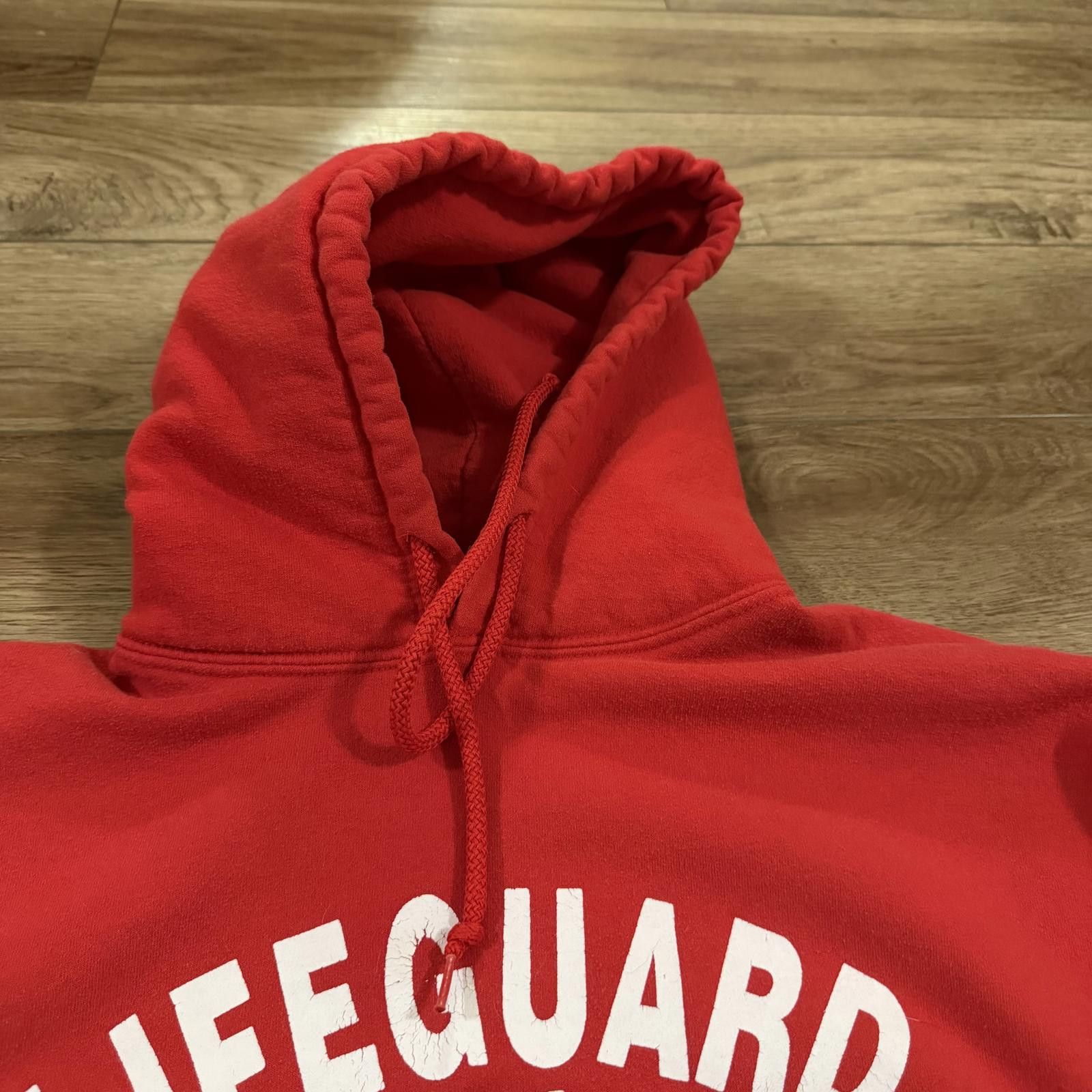 Gildan Vintage Lifeguard Red Hoodie Sunriver Oregon 90s Y2K Size US XL / EU 56 / 4 - 4 Thumbnail