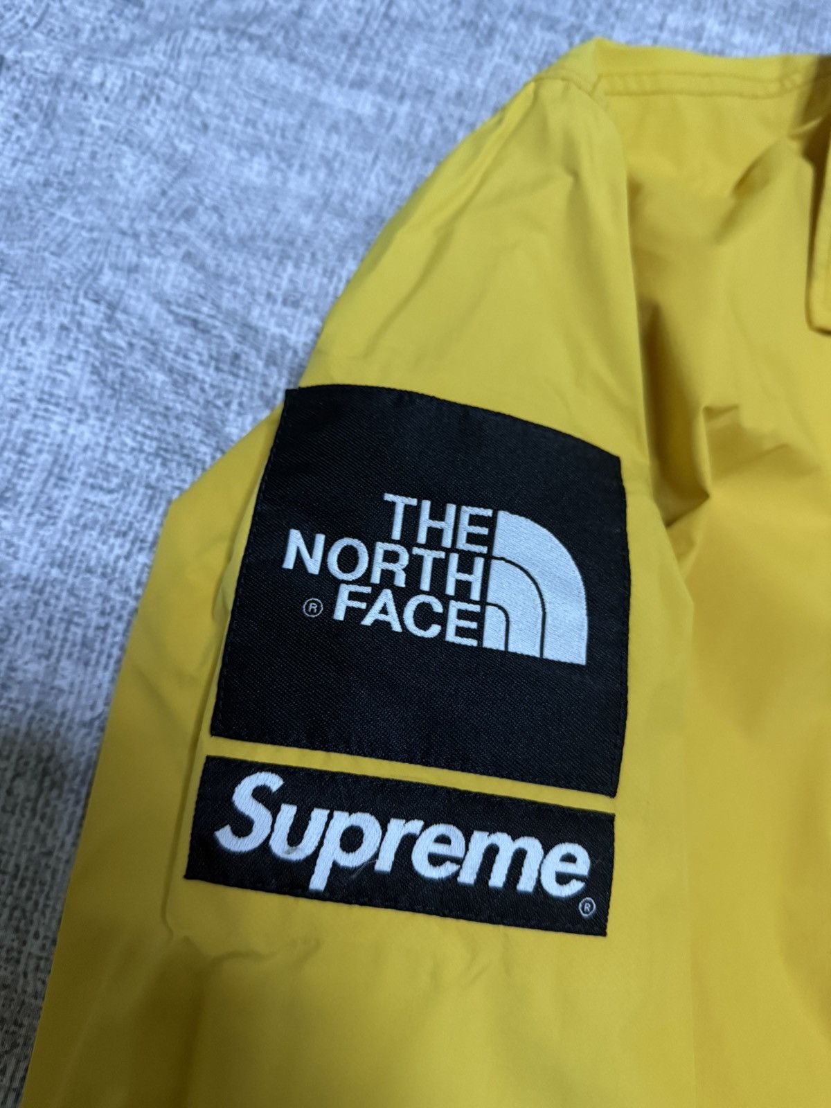 Supreme × The North Face Supreme the north face tnf yellow coach jacket Size US L / EU 52-54 / 3 - 5 Thumbnail