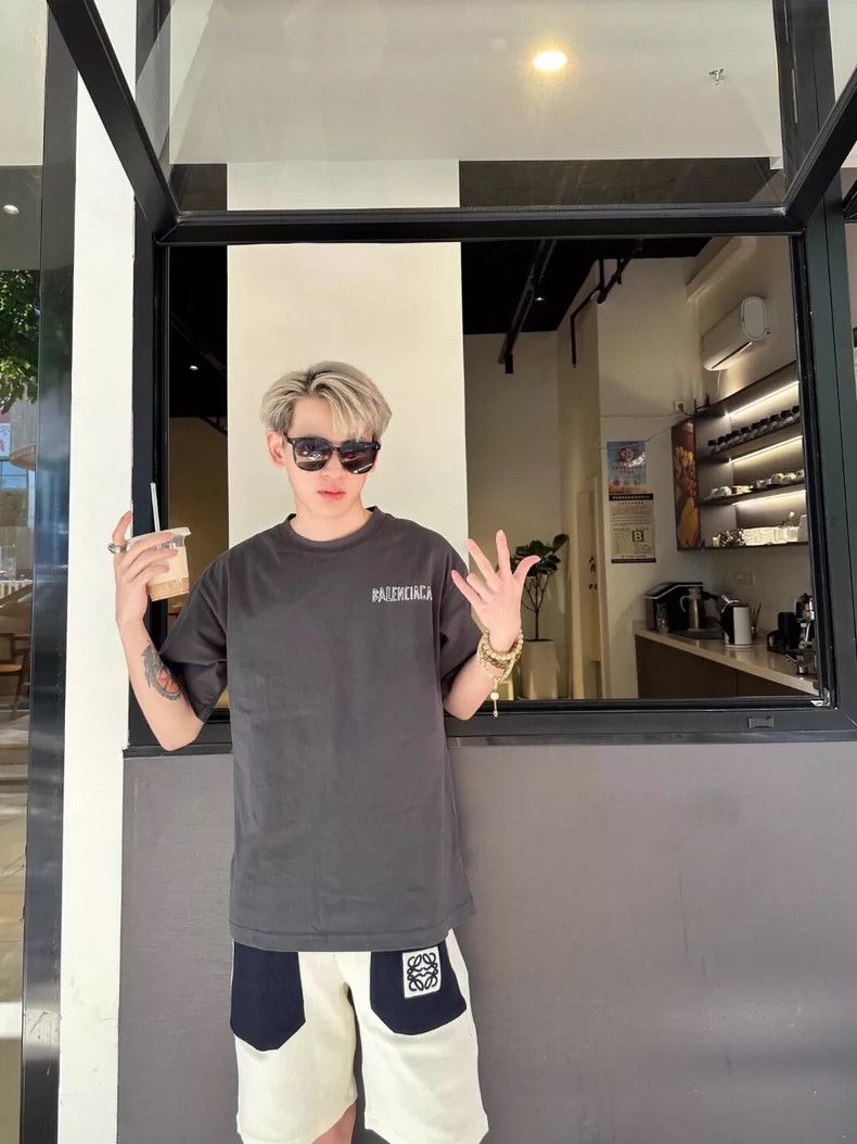 Balenciaga Balenciaga 23ss Twisted Letter Double B Short Sleeve 2504-N Size US S / EU 44-46 / 1 - 2 Thumbnail