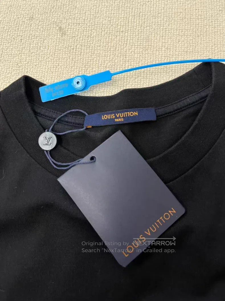 Louis Vuitton Louis Vuitton Full Logo printed gradient round neck short Size US L / EU 52-54 / 3 - 4 Thumbnail