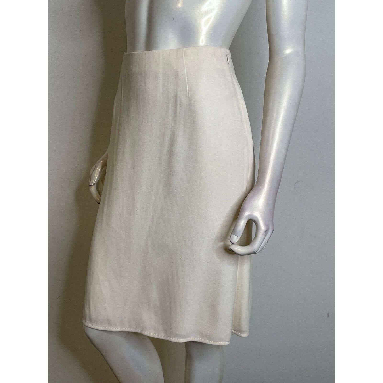 Valentino Vintage Valentino Ivory Wool Blend Straight Skirt Womens 8 Size 30" / US 8 / IT 44 - 2 Thumbnail