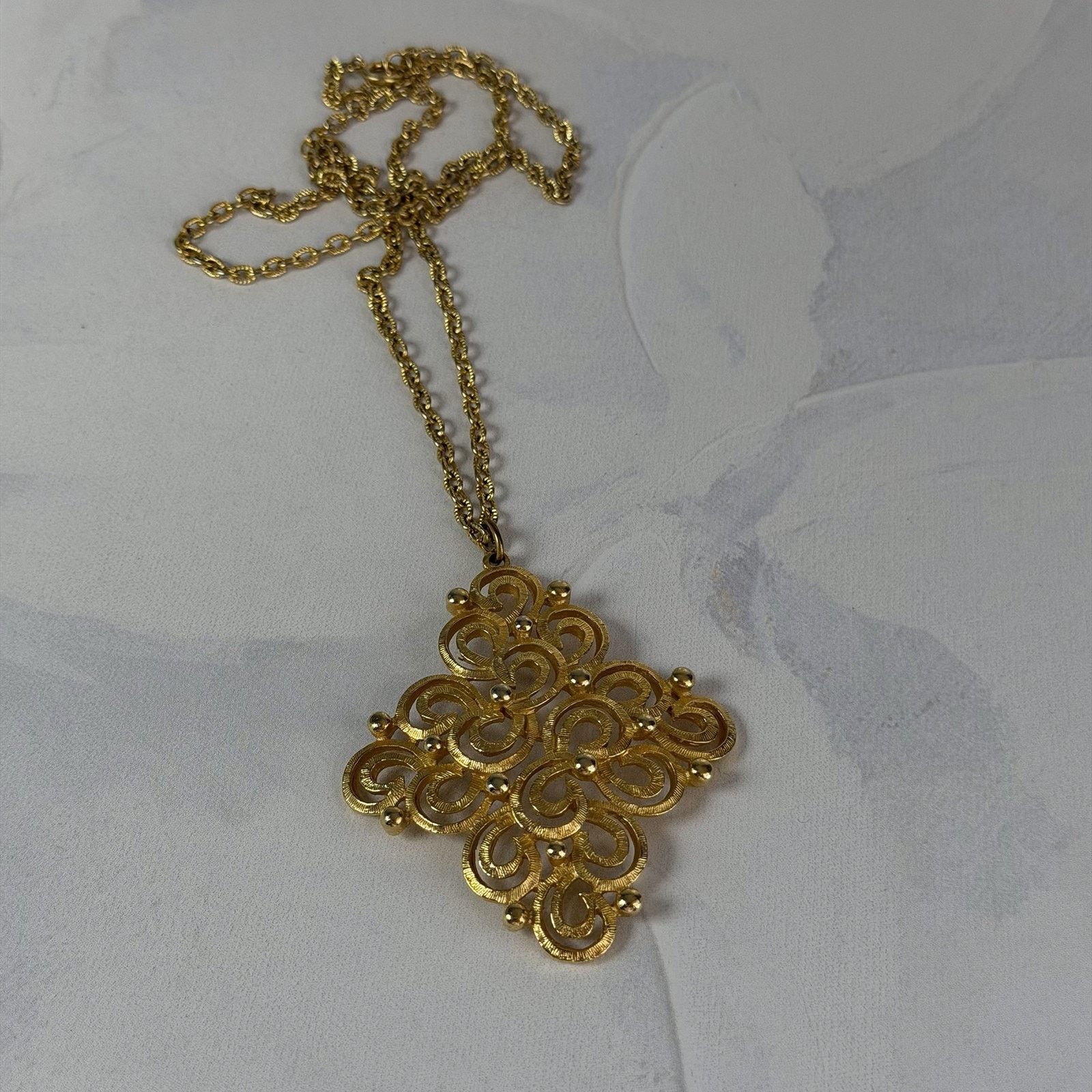 Other VTG 1970s Gold-Tone Filigree Diamond-Shaped Pendant Necklace Size ONE SIZE - 5 Thumbnail