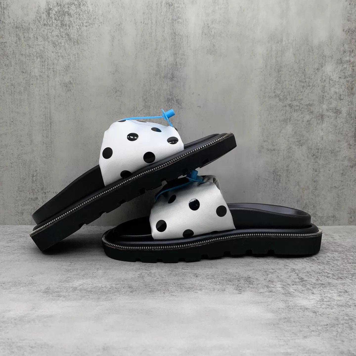 Louis Vuitton LV Black Polka Dot Velcro Puffy Slides 36 (98N, OB) Size US 5.5 / IT 35.5 - 3 Thumbnail