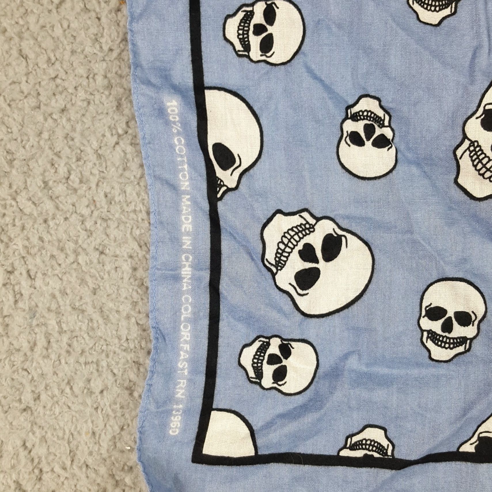 Vintage VINTAGE Skull AOP Bandana Handkerchief Neck Wrap Square Scarf Unisex One Size Blue 90s Y2K Goth Halloween Size ONE SIZE - 4 Thumbnail