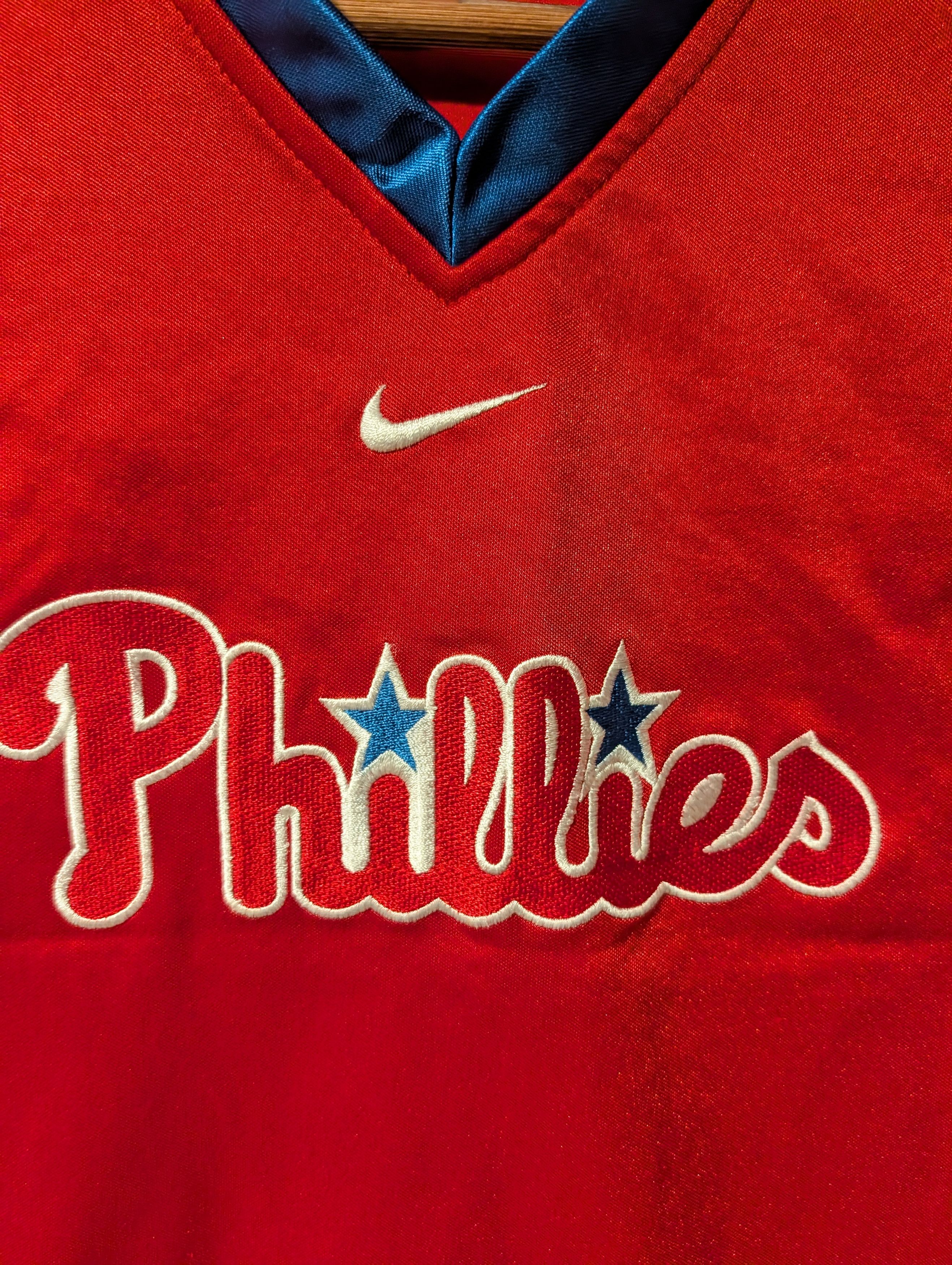 MLB Nike Phillies Youth V-Neck Jersey Mesh Pullover Shirt Size 6 Size US M / EU 48-50 / 2 - 2 Thumbnail