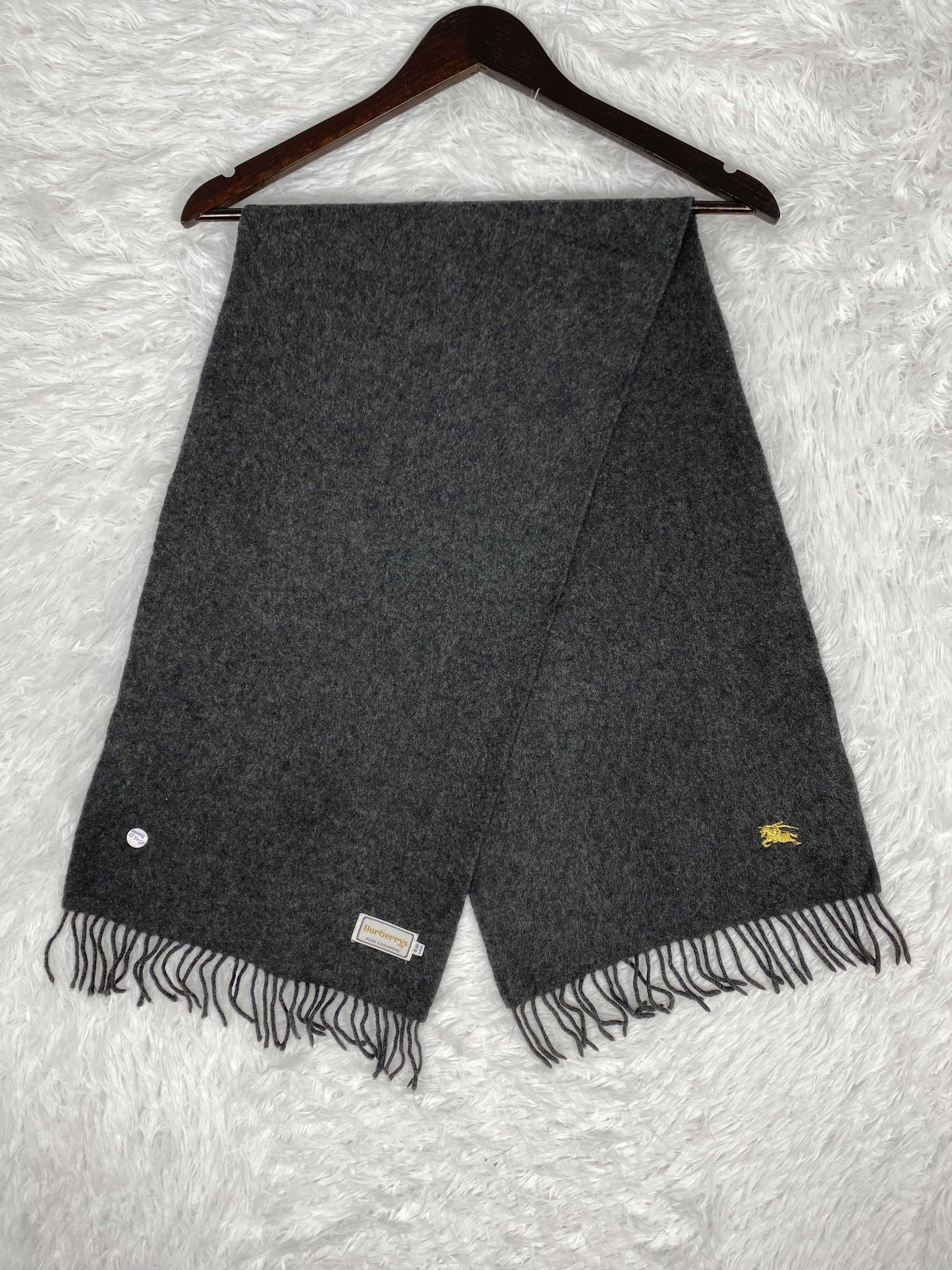 Burberry Vintage Burberry Scarf / Muffler Neckwear PM0015 Size ONE SIZE - 1 Thumbnail