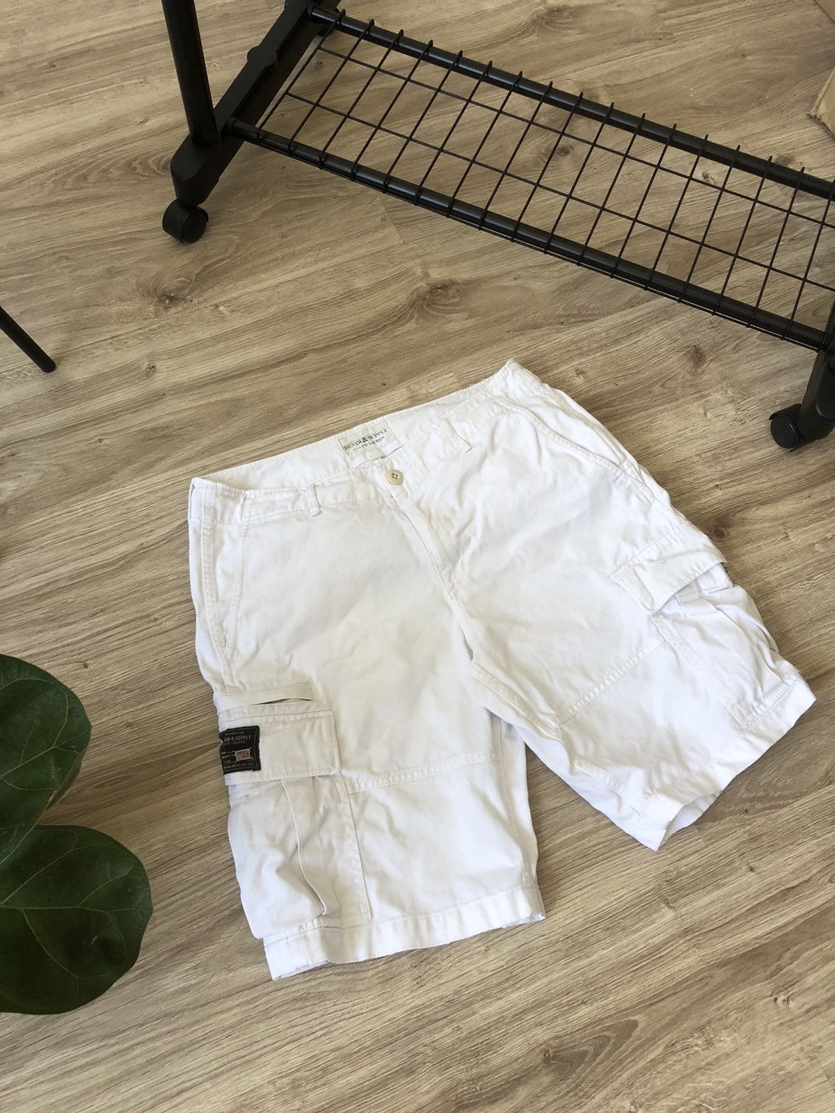 Denim & Supply Ralph Lauren × Vintage Vintage Denim And Supply Ralph Lauren White Cargo Shorts Size US 31 - 2 Thumbnail