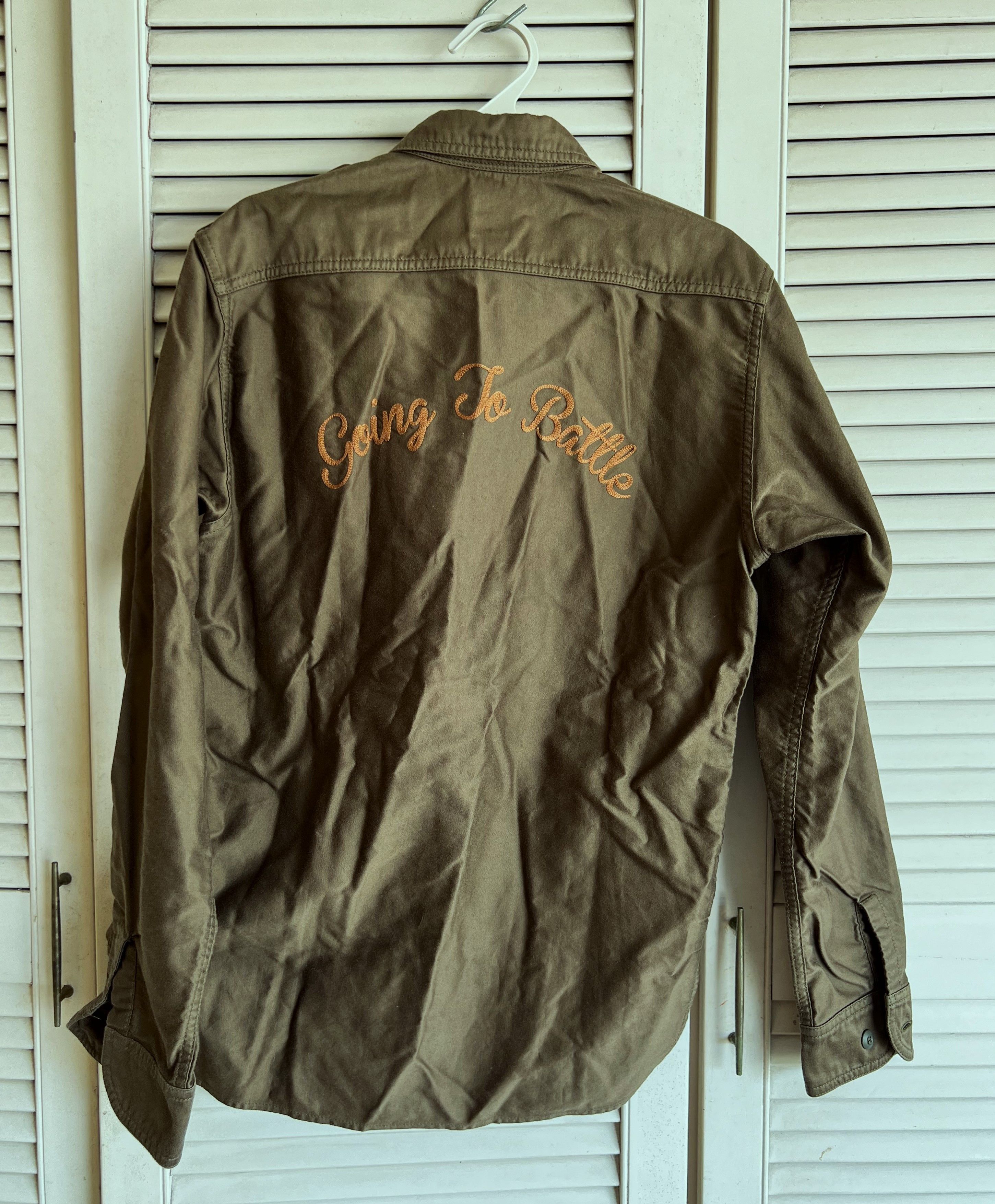 image of Momotaro Going To Battle Embroidered Long Sleeve Shirt in Green, Men's (Size 2XS)