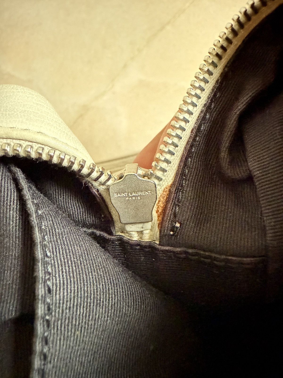 Saint Laurent Paris Saint Laurent Lou Camera calfskin Sling bag Size ONE SIZE - 9 Thumbnail