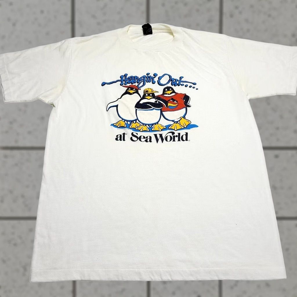 Anvil VINTAGE 1986 "Hanging Out At Sea World" Adult XL Single Stitch Penguins T-Shirt Shirt Mens XS? Size US XL / EU 56 / 4 - 1 Thumbnail